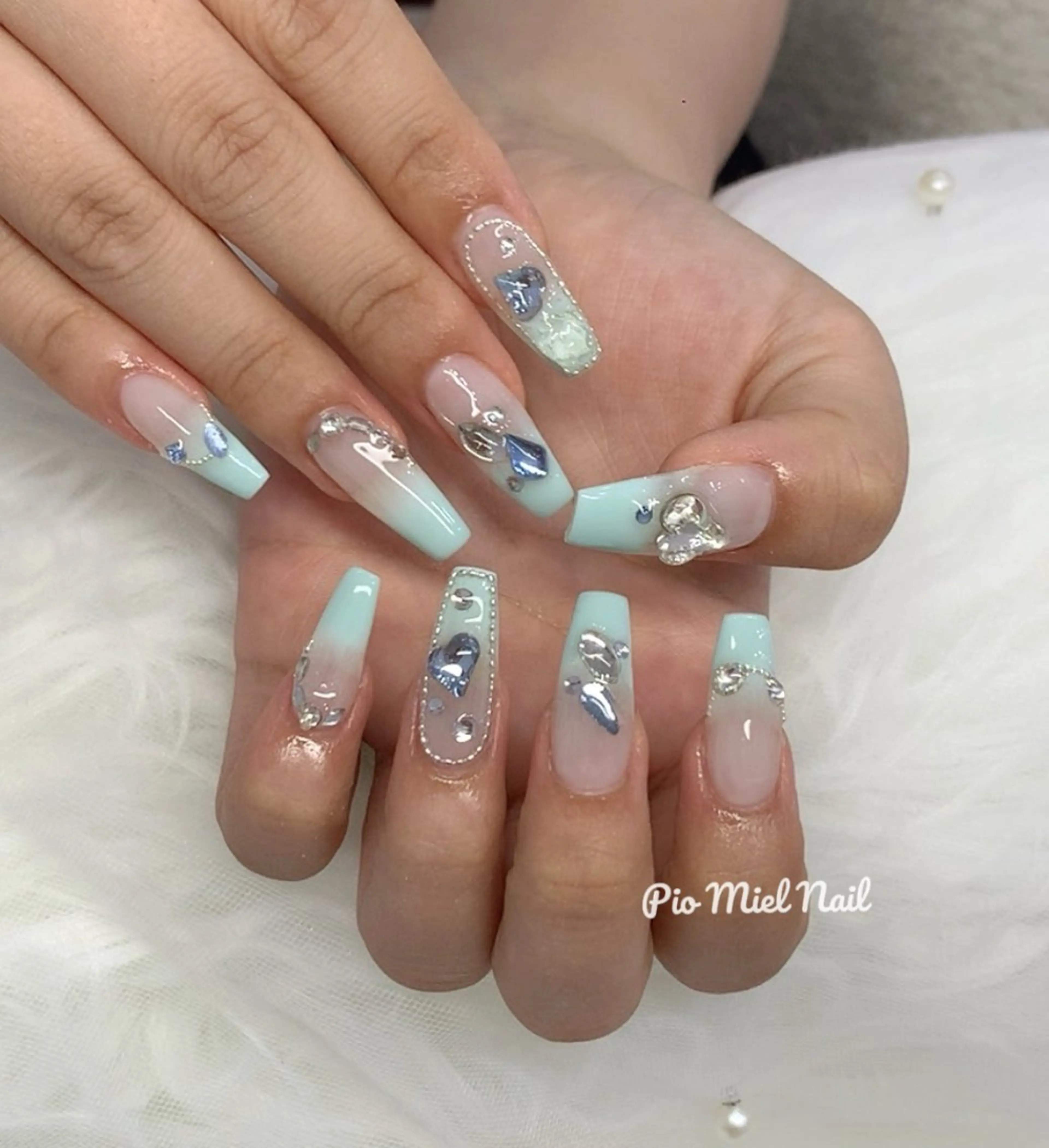 ミディアム 韓国風ヘア ハンドネイル ハンドケア Pio Mielのネイルデザイン