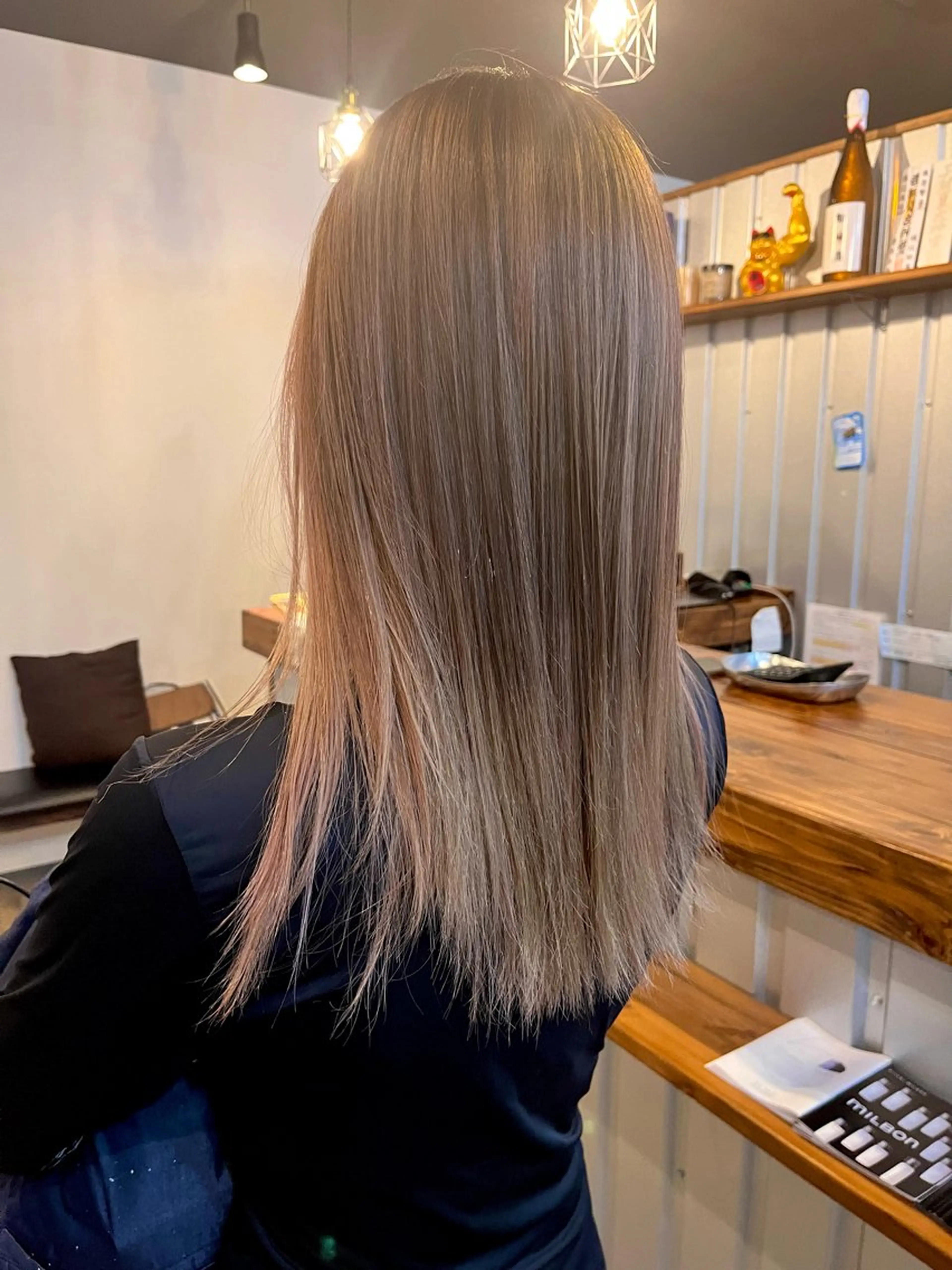 カラー G.O.A.T hair所属・Karen ✂︎GOAThairのヘアスタイル