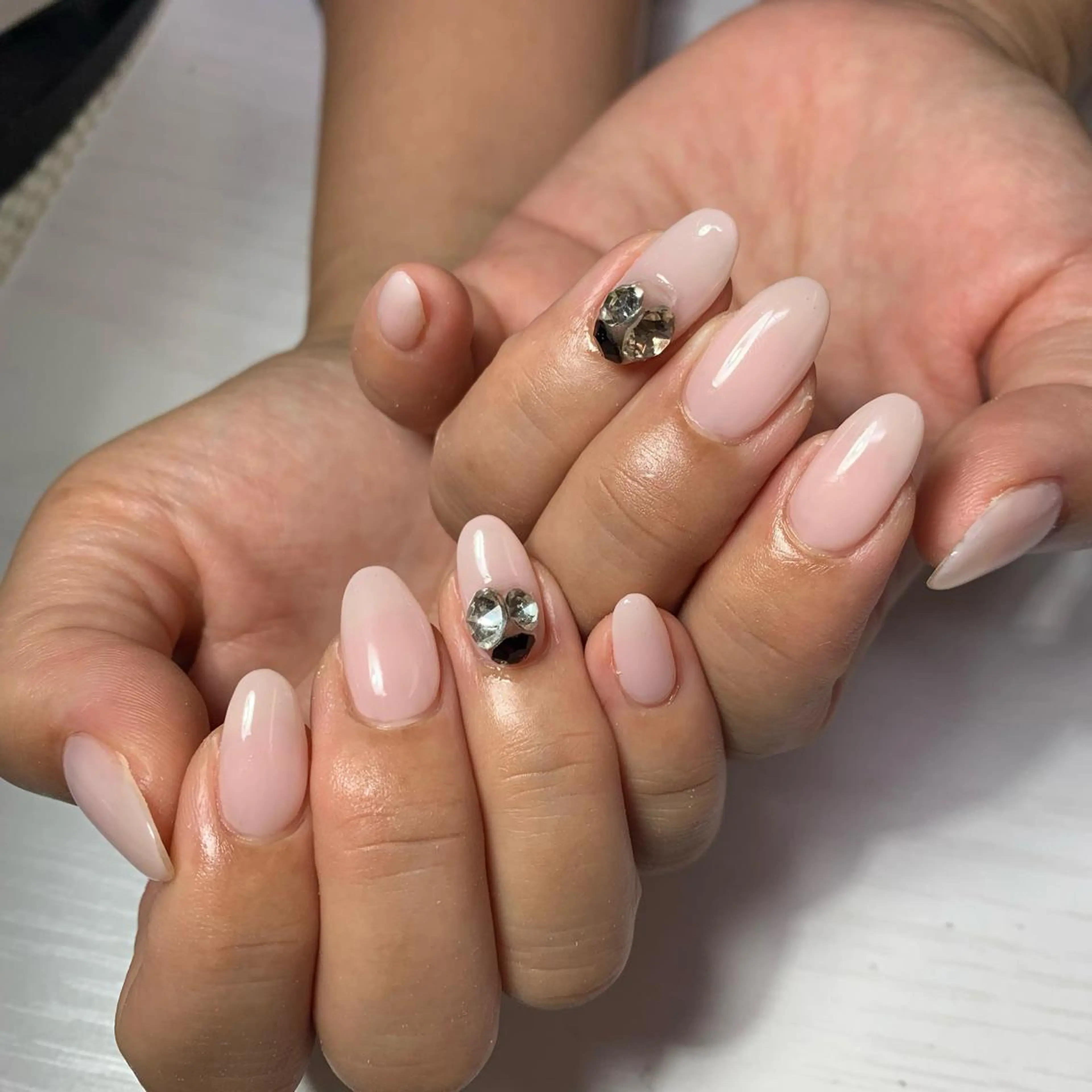 ネイル ストーンネイル ハンドネイル καρδιά -ｶﾙﾃﾞｨｱ-のネイルデザイン