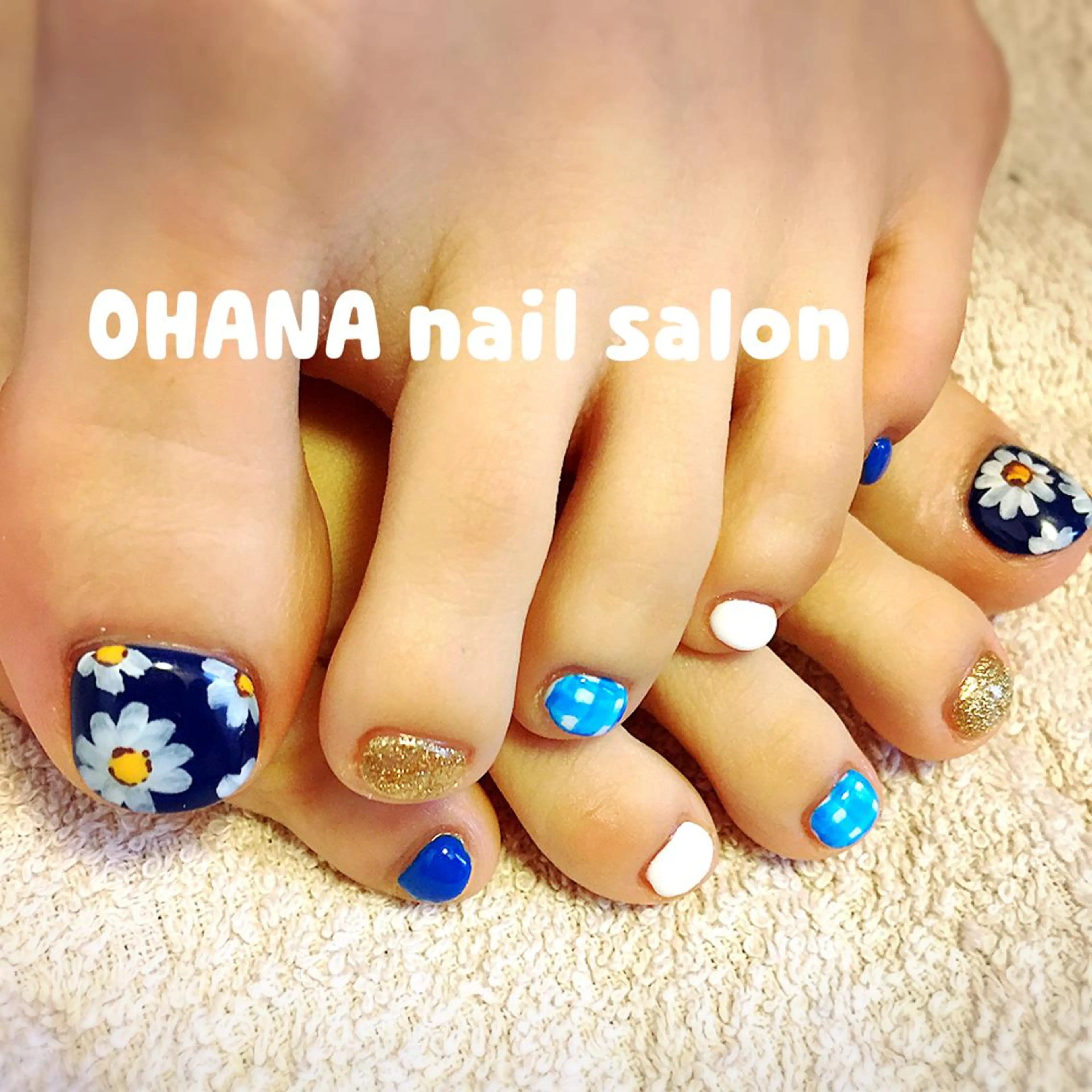 ネイル ブルー フットネイル ジェルネイル 春ネイル 那覇🏝️台湾人 ネイリストSHIUのネイルデザイン