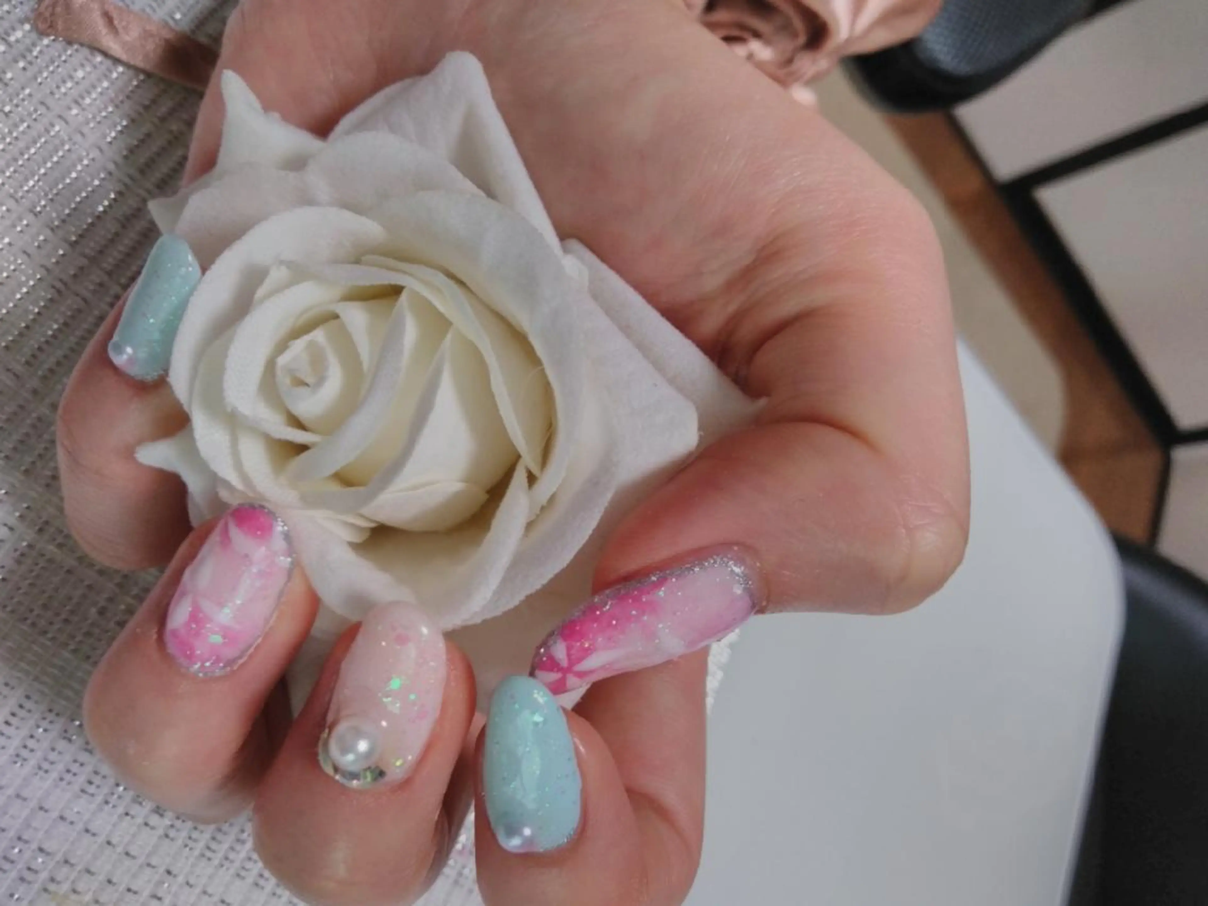 ネイル エステとネイル ローズコンフォートのネイルデザイン