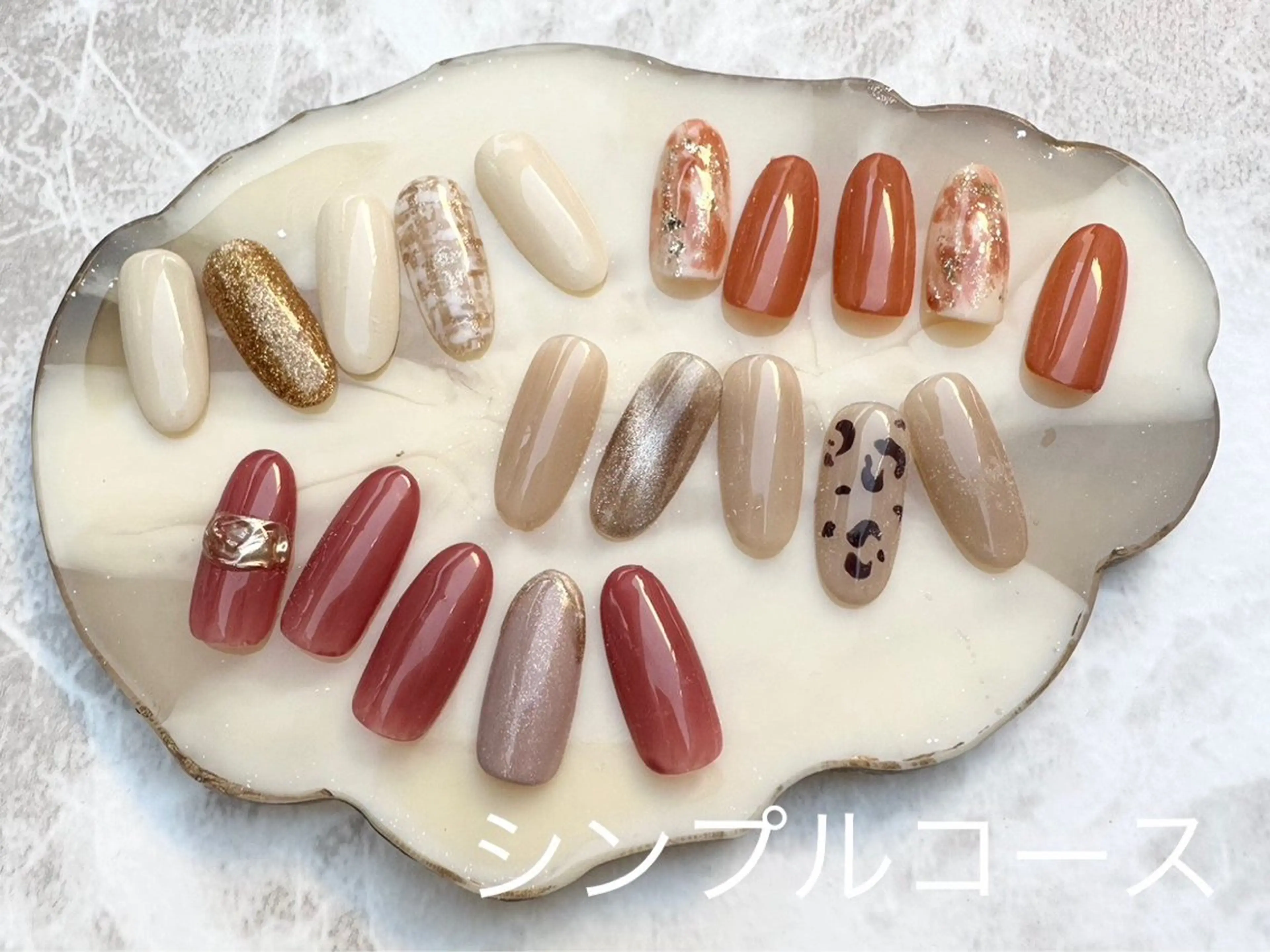 ネイル アートネイル オフィスネイル シンプルネイル And more…所属・And  more… 江坂ネイル専門店のネイルデザイン