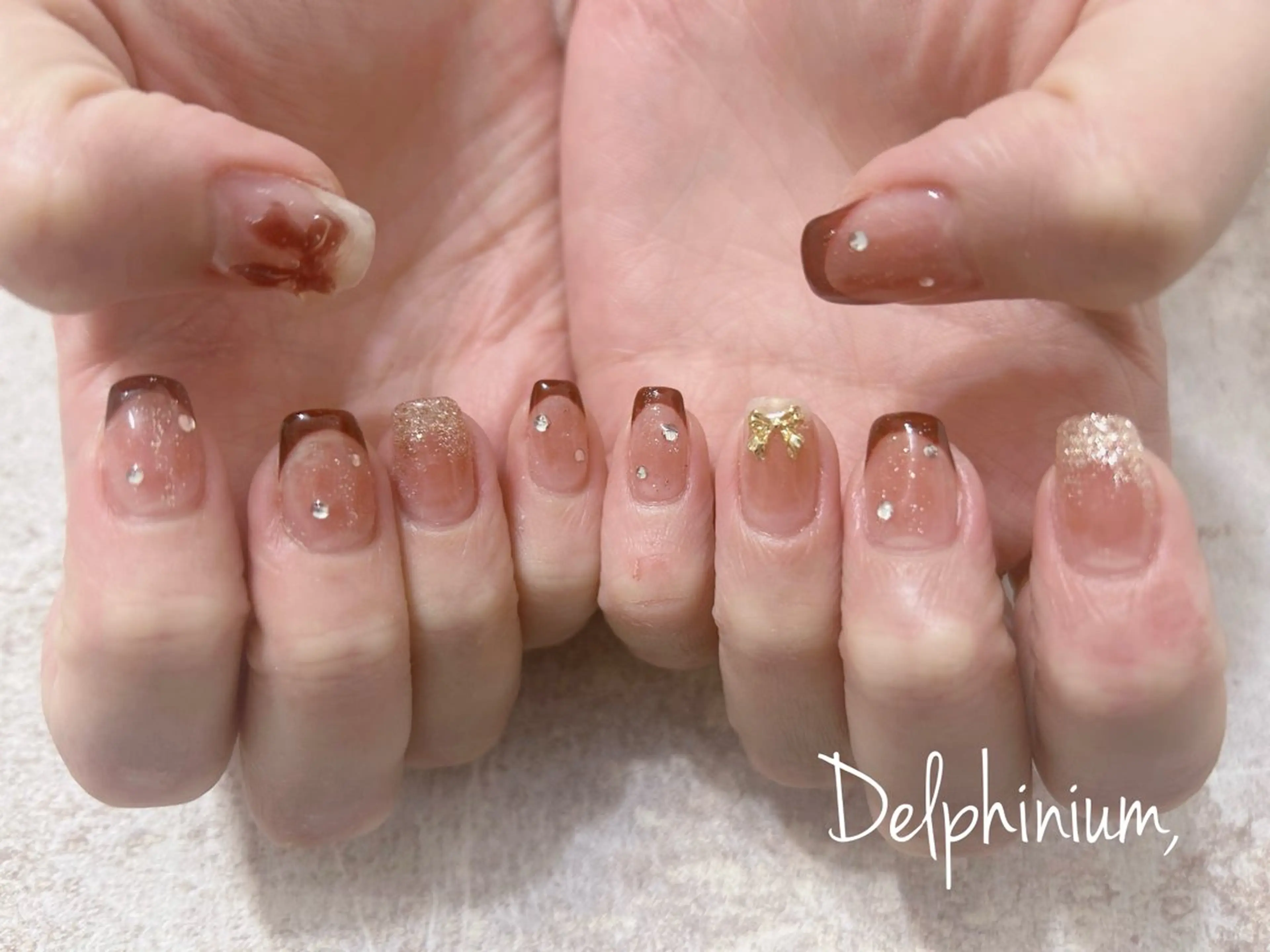 ネイル チークネイル フレンチネイル 赤色 ハンドネイル 岡本 友恵のネイルデザイン