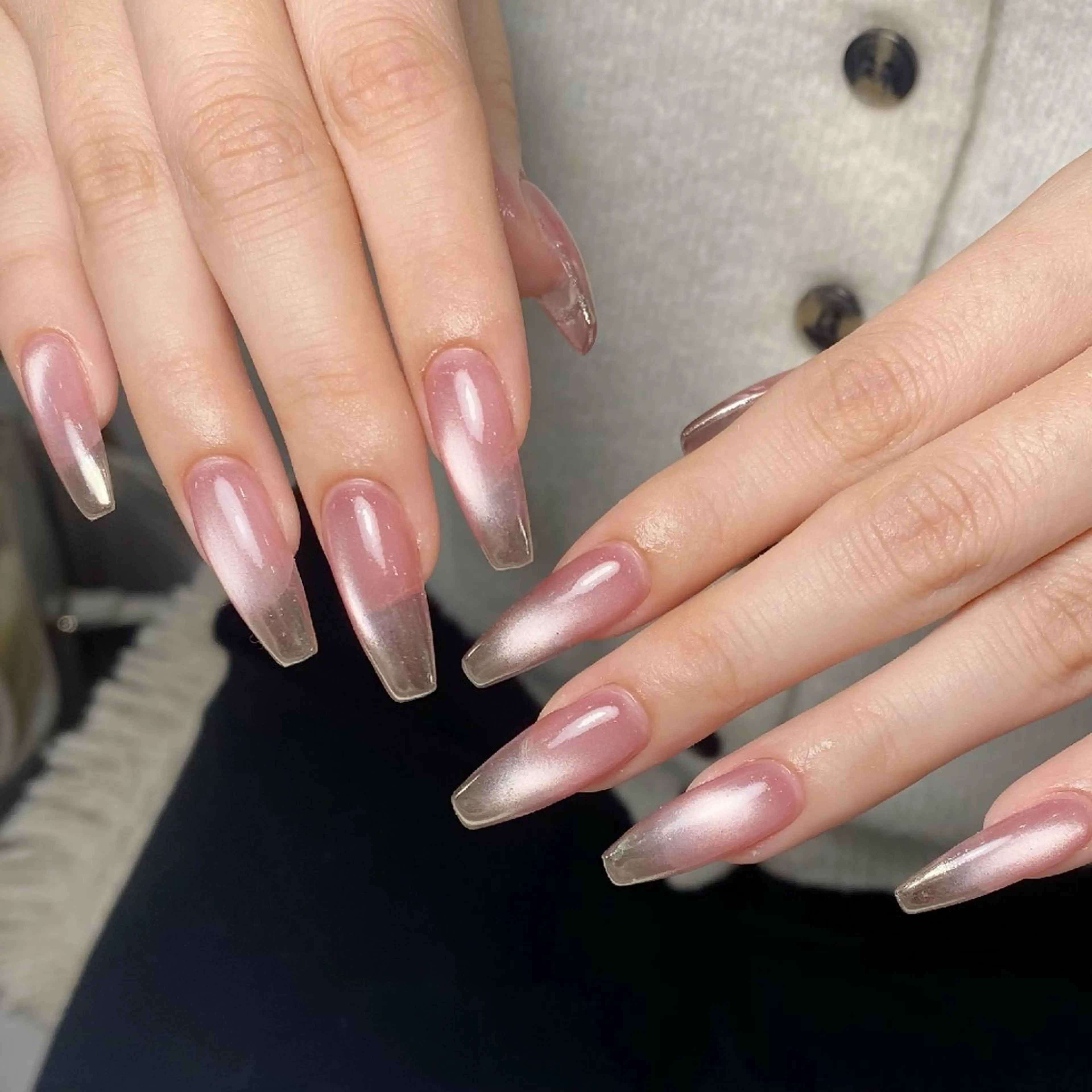 ネイル チークネイル フレンチネイル ジェルネイル ガーリー キラキラネイル ハンドネイル UM Nail Salonのネイルデザイン