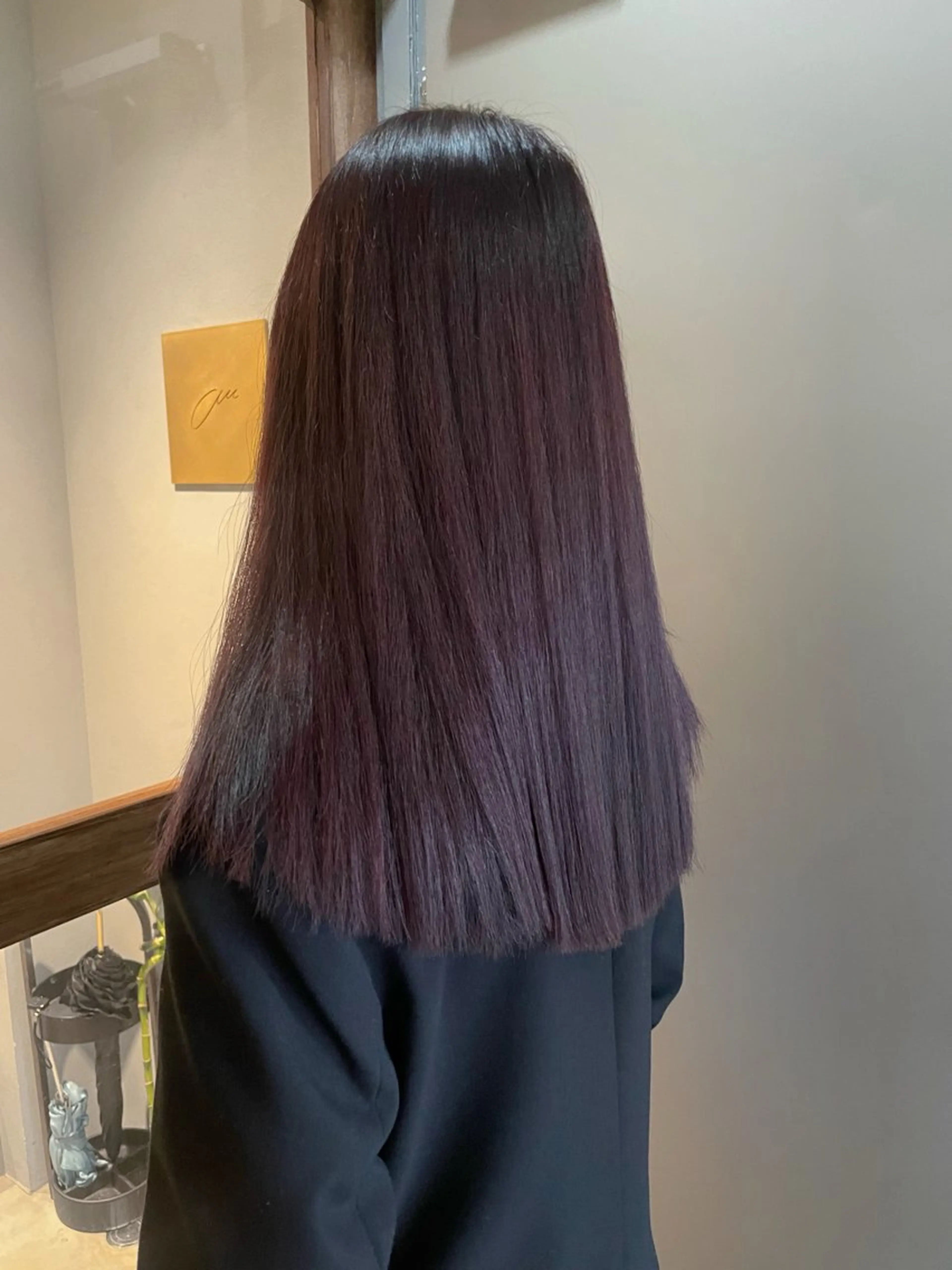 ロング カラー ブリーチ ブラウンカラー ブリーチなしカラー レッドカラー レッドブラウン カット ヘアカラー トリートメント 【arc】Ruri コテ巻き風パーマのヘアスタイル