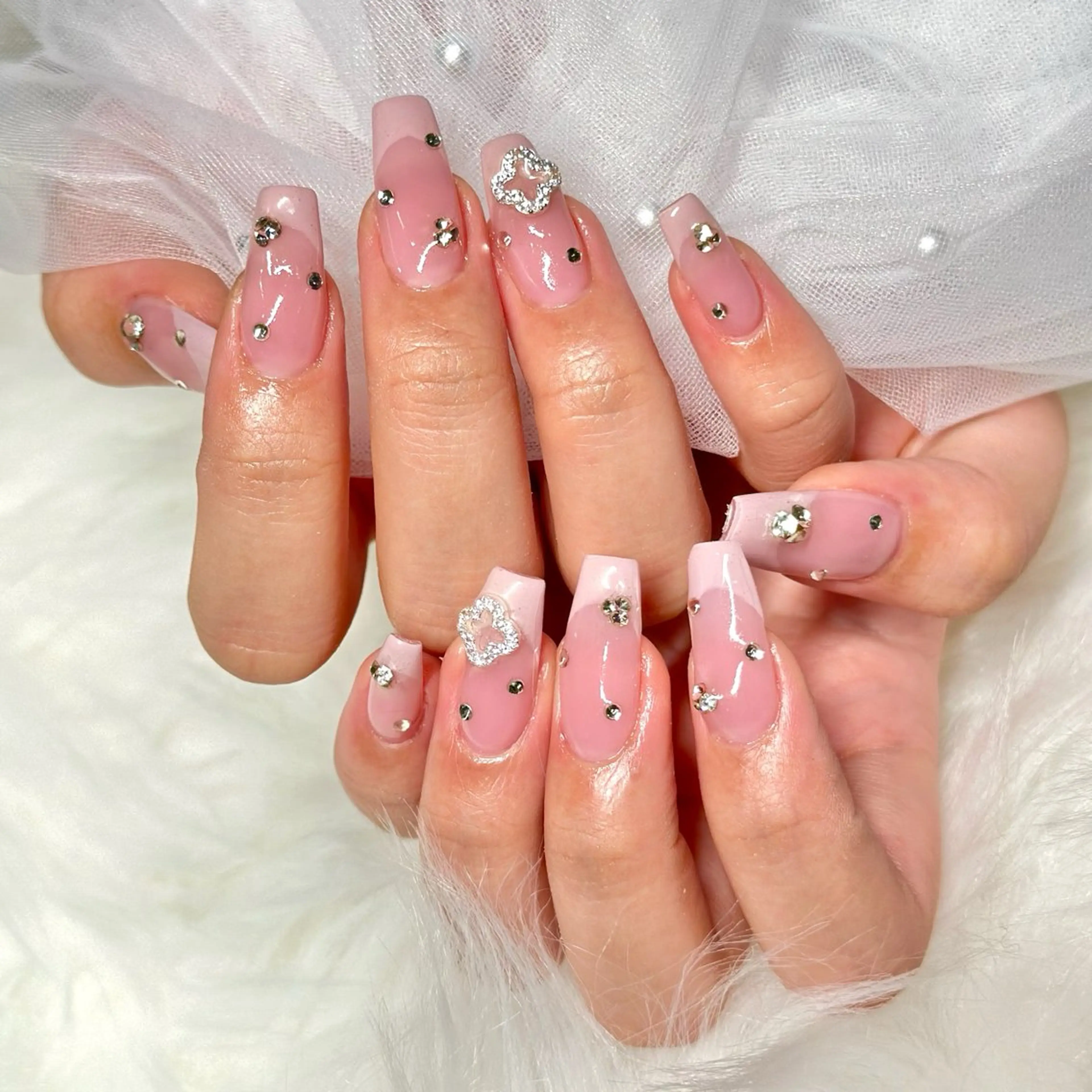 ネイル MIGHTY COLORのネイルデザイン