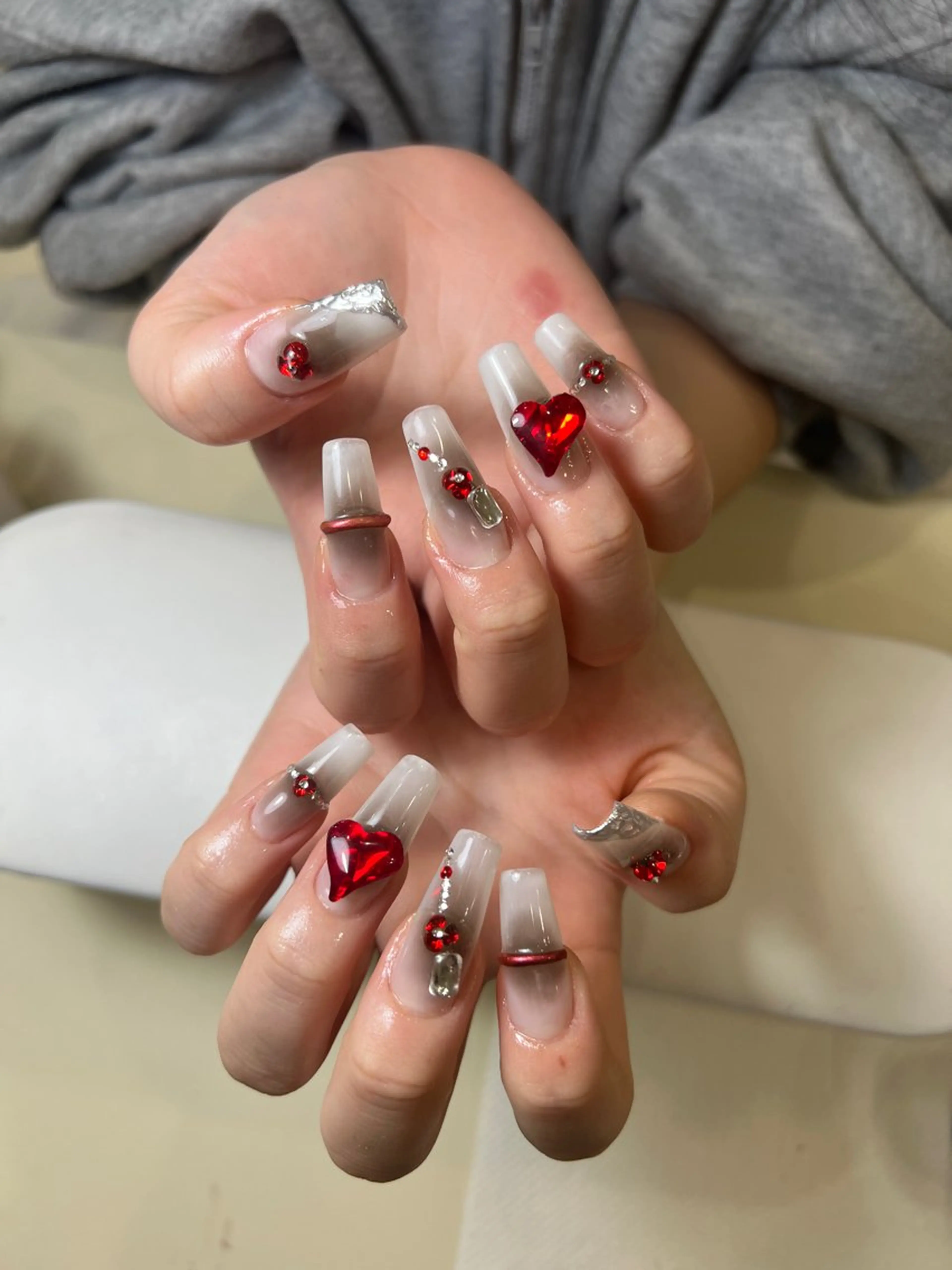 ネイル ボルドー ブラウン チークネイル ドット フットネイル ハンドネイル は なのネイルデザイン