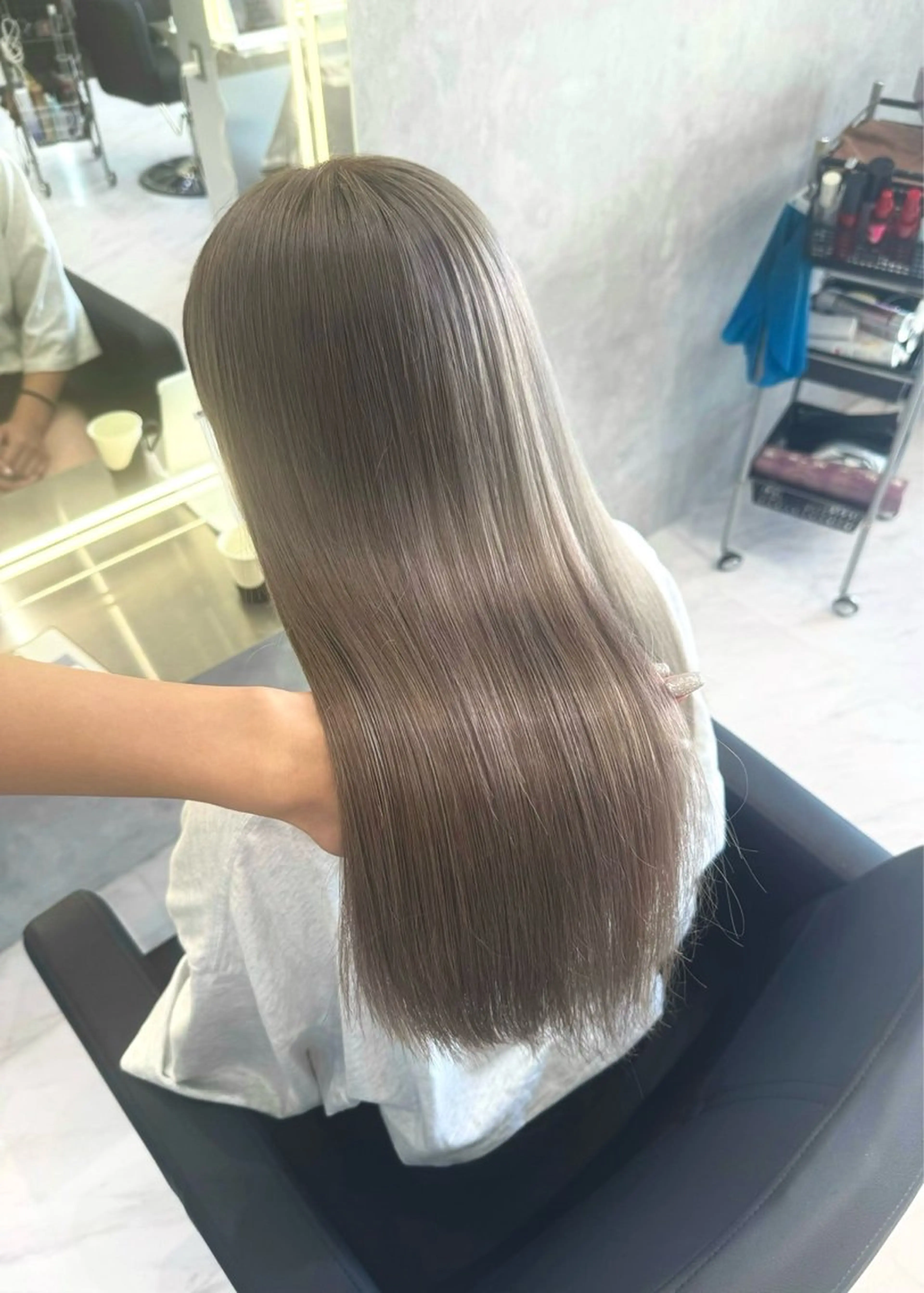 ロング カラー 安藤 美羽のヘアスタイル