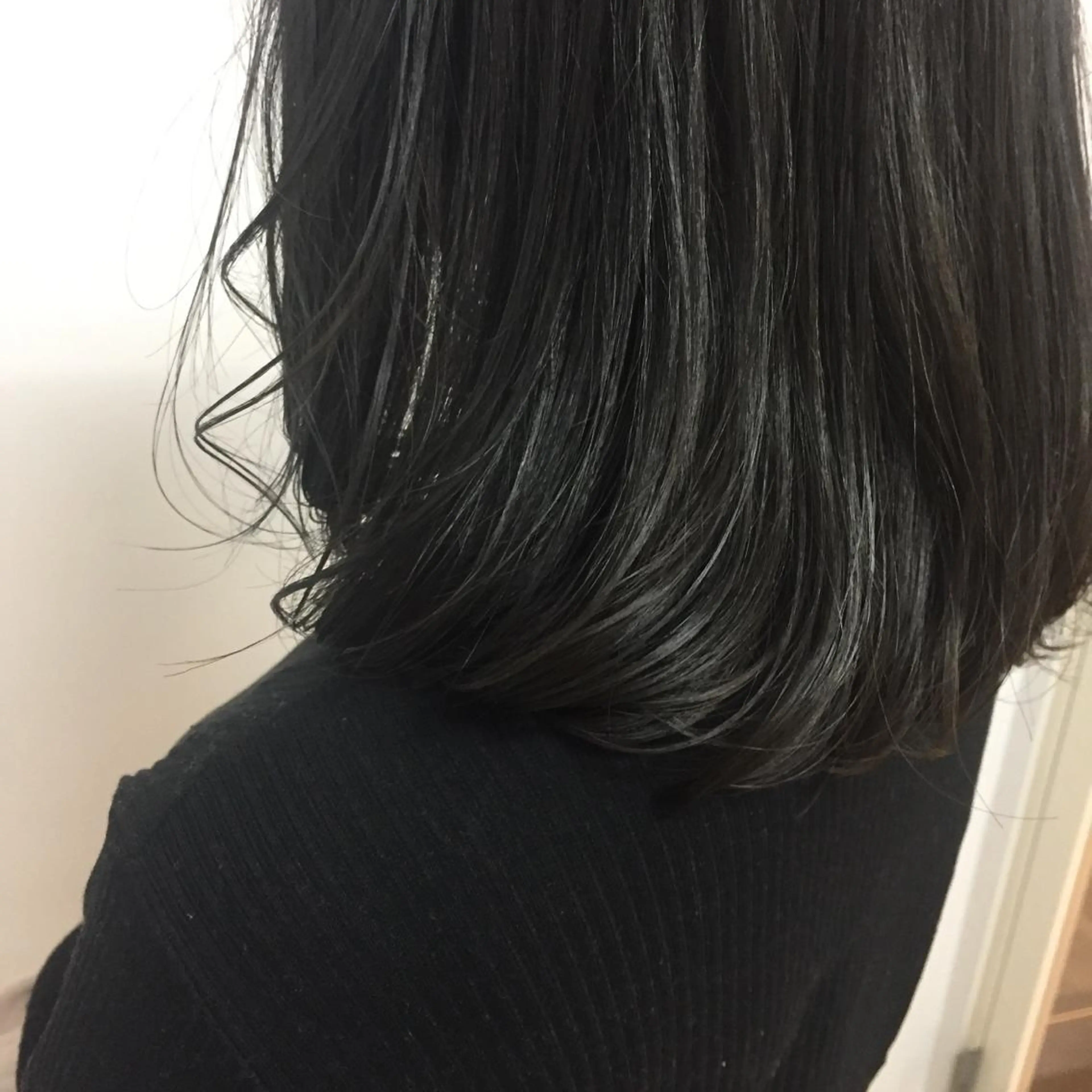 ミディアム カラー ダークグレー ダークグレージュ グレージュ 髙田　健治 (ケンジ)のその他イメージ