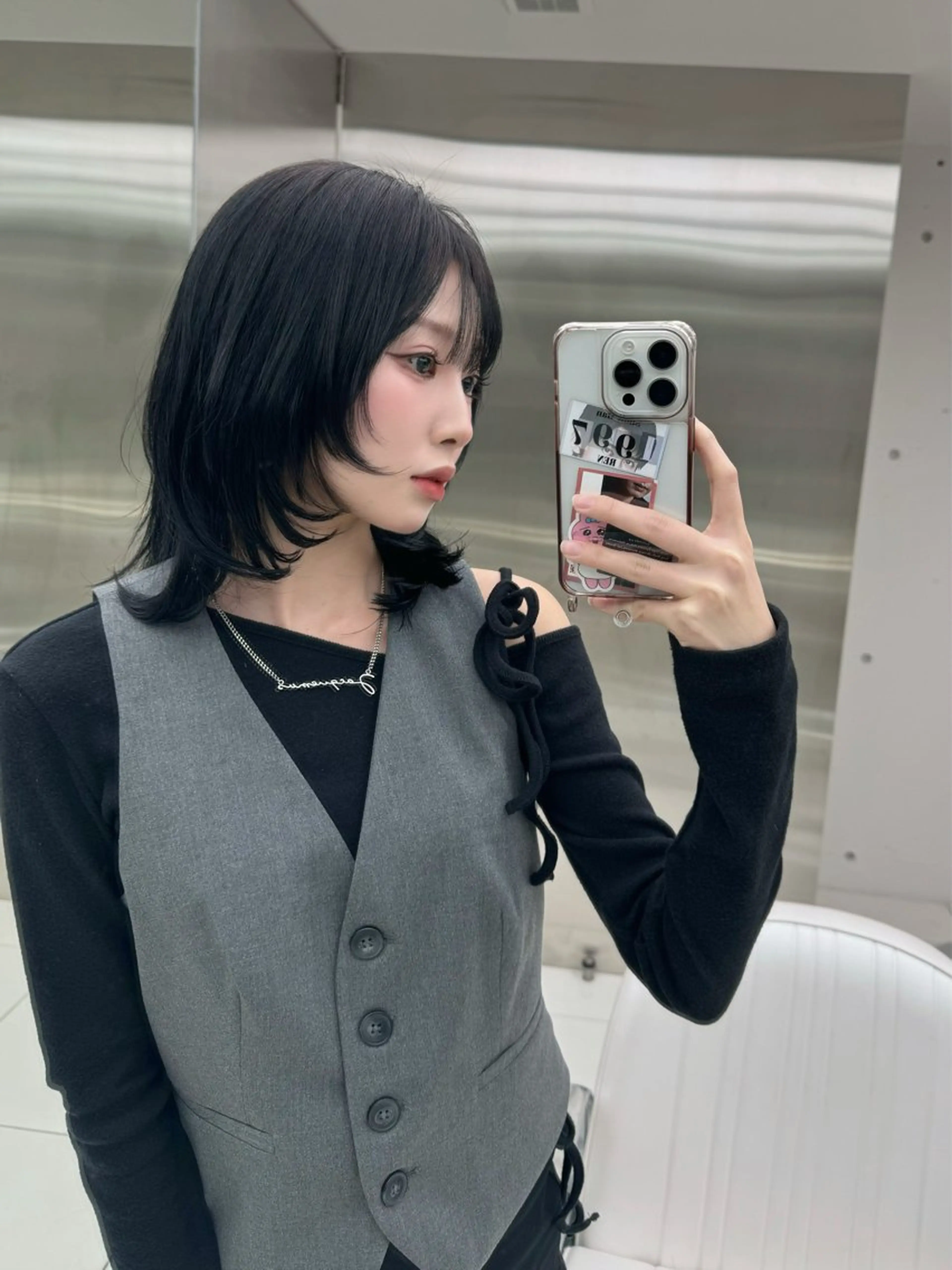 ミディアム 顔まわりレイヤー 顔周りカット レイヤーカット REDEAL SHIBUYA所属・maya/レイヤー カット/ミインパーマのヘアスタイル