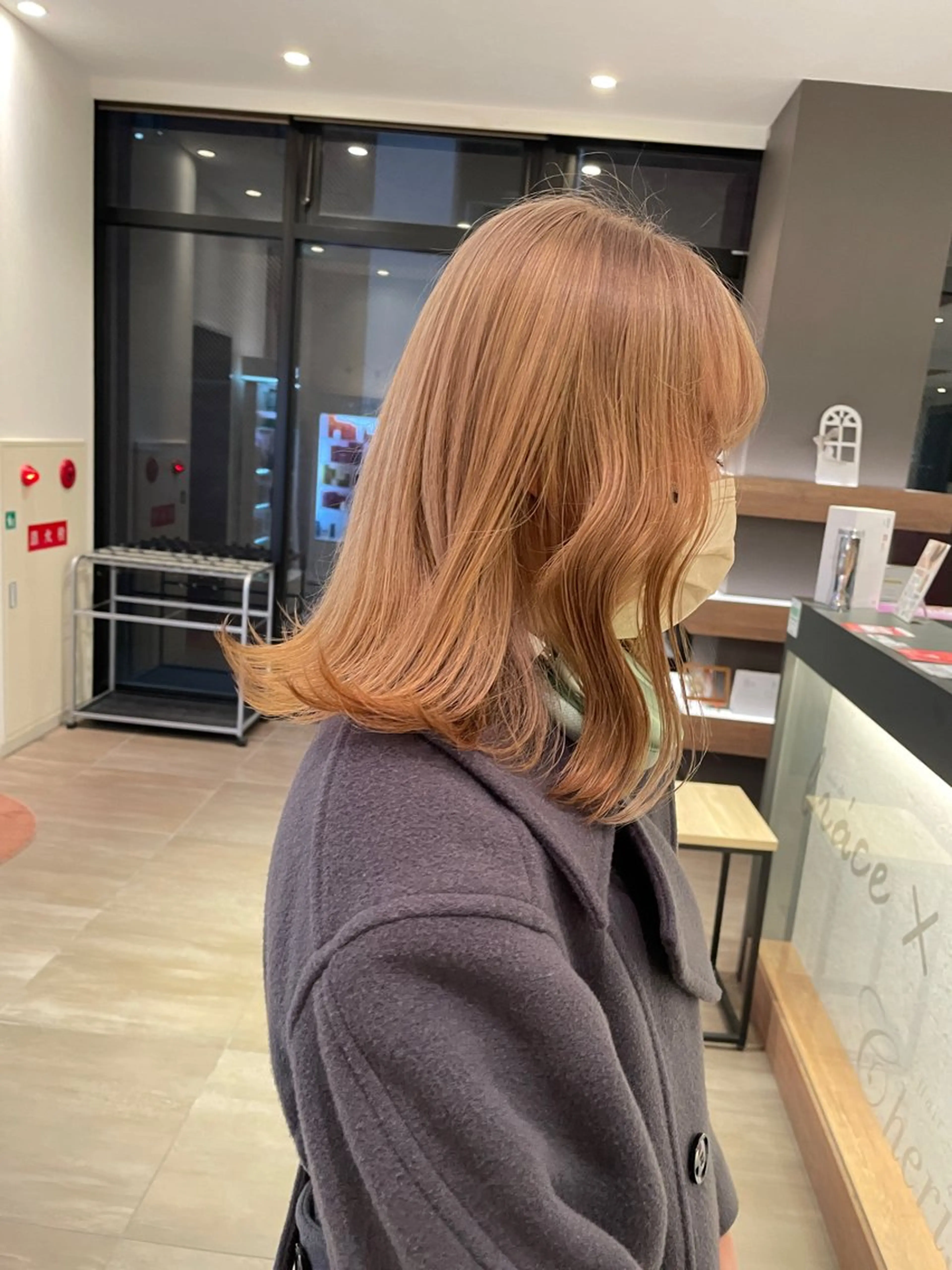 ミディアム ヘアカラー 平井 よし乃のヘアスタイル