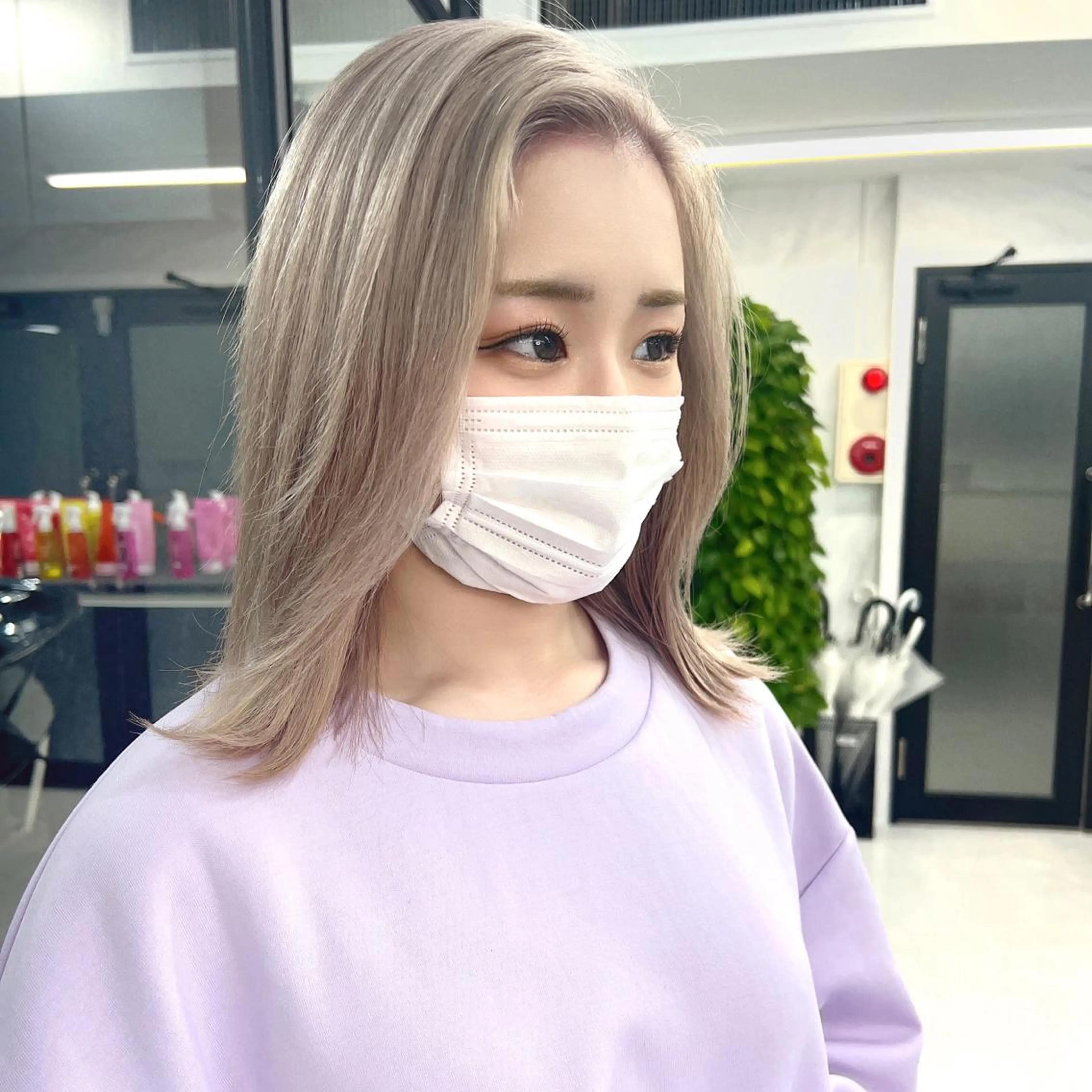 ミディアム カラー シールエクステ ハイトーンカラー エクステ ヘアカラー トリートメント シールエクステ特化 ハイトーン、NANAのヘアスタイル