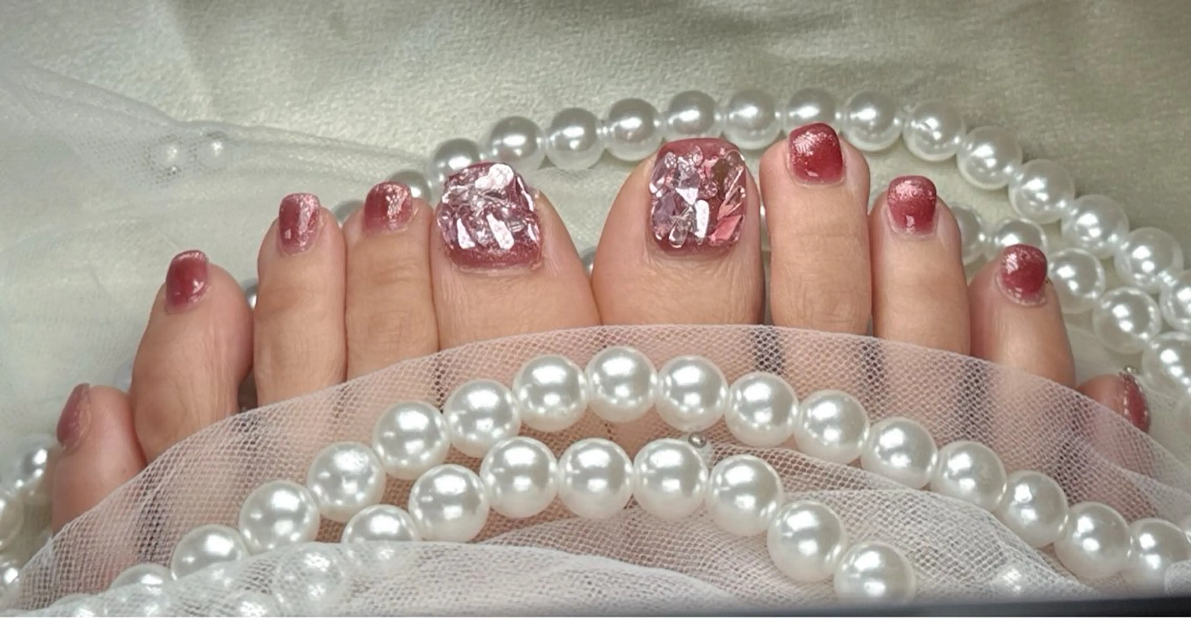 ネイル フットネイル キラキラネイル マグネットネイル ストーンネイル リセス 高田馬場のネイルデザイン