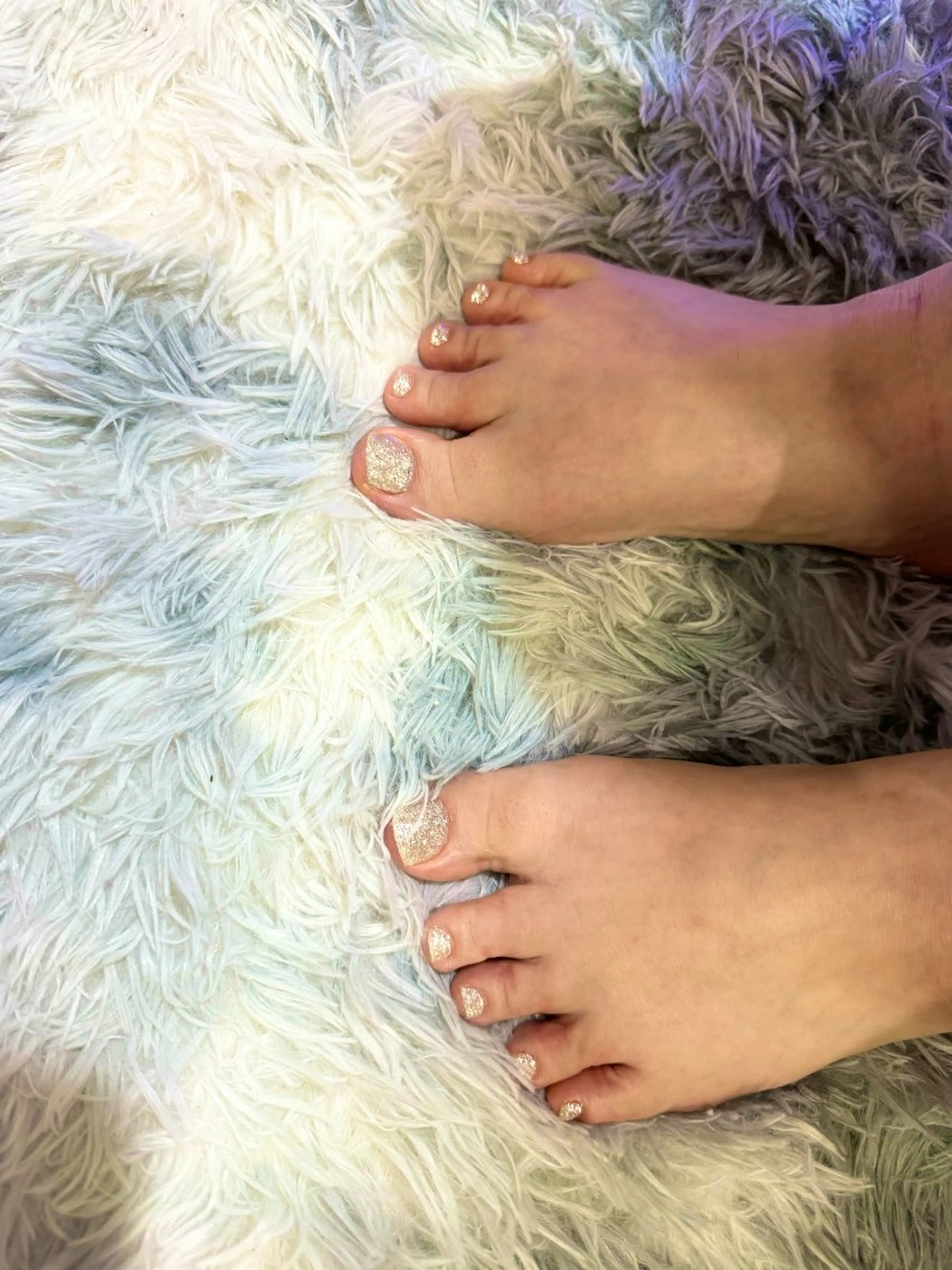 ネイル フットネイル ワンカラーネイル Mahiru ➰🎀🤍のネイルデザイン