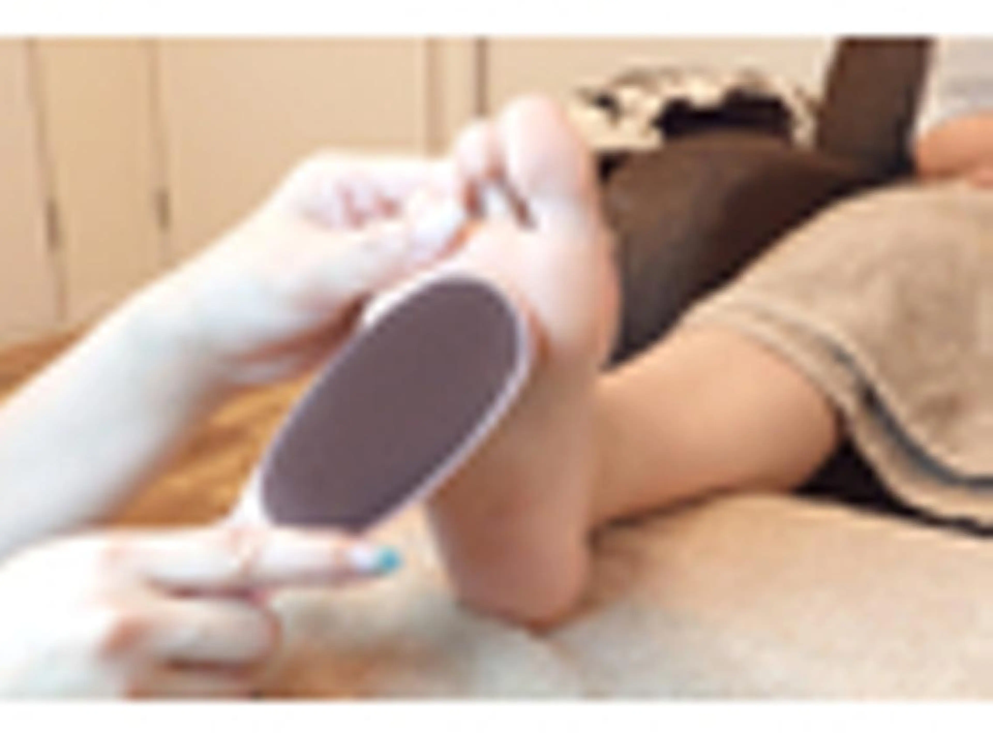 オフ無しフット【ジェルポリッシュワンカラー+かかと角質ケア】アート無し/補足説明を必ずお読み下さいの写真