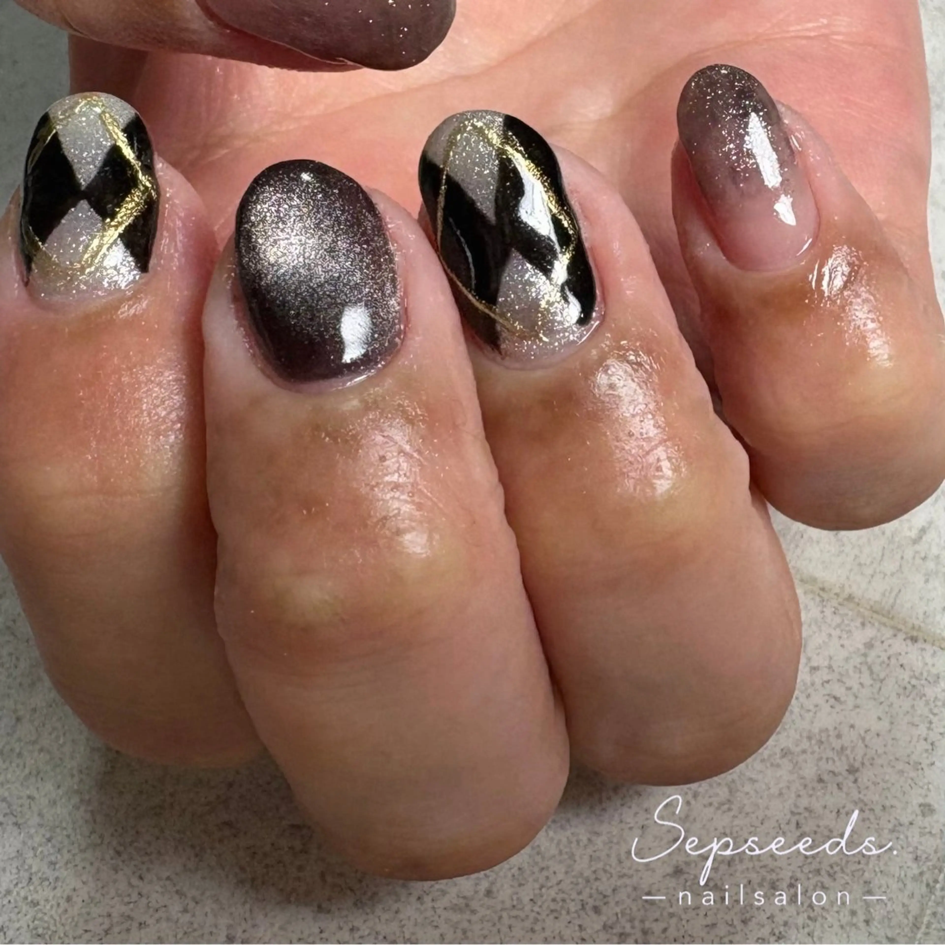 ネイル マグネットネイル Sepseeds. 🌱のネイルデザイン