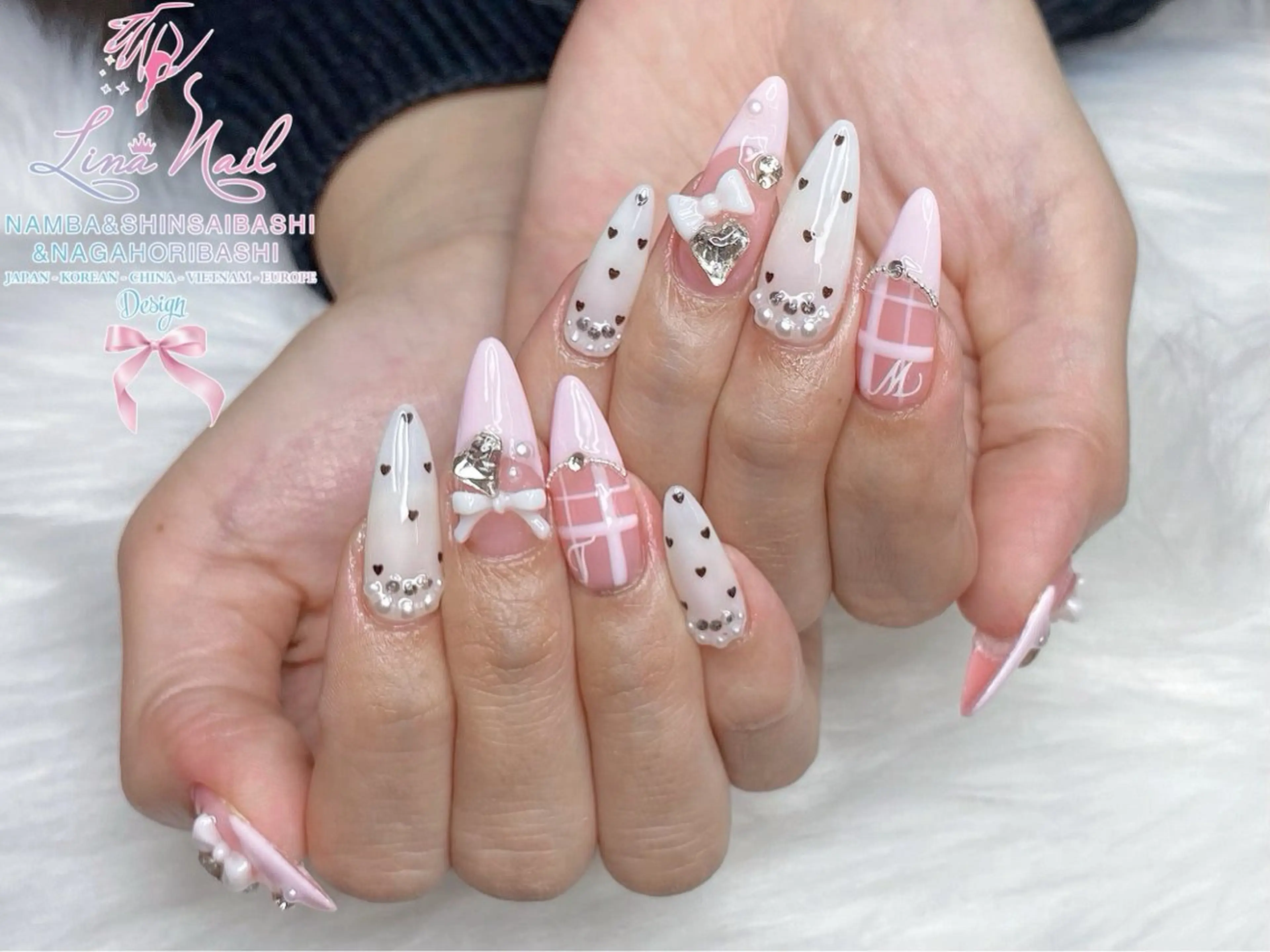 ミディアム 韓国風ヘア クリスマス ハンドネイル 79Linanailnamba所属・Linanail Nambaのネイルデザイン