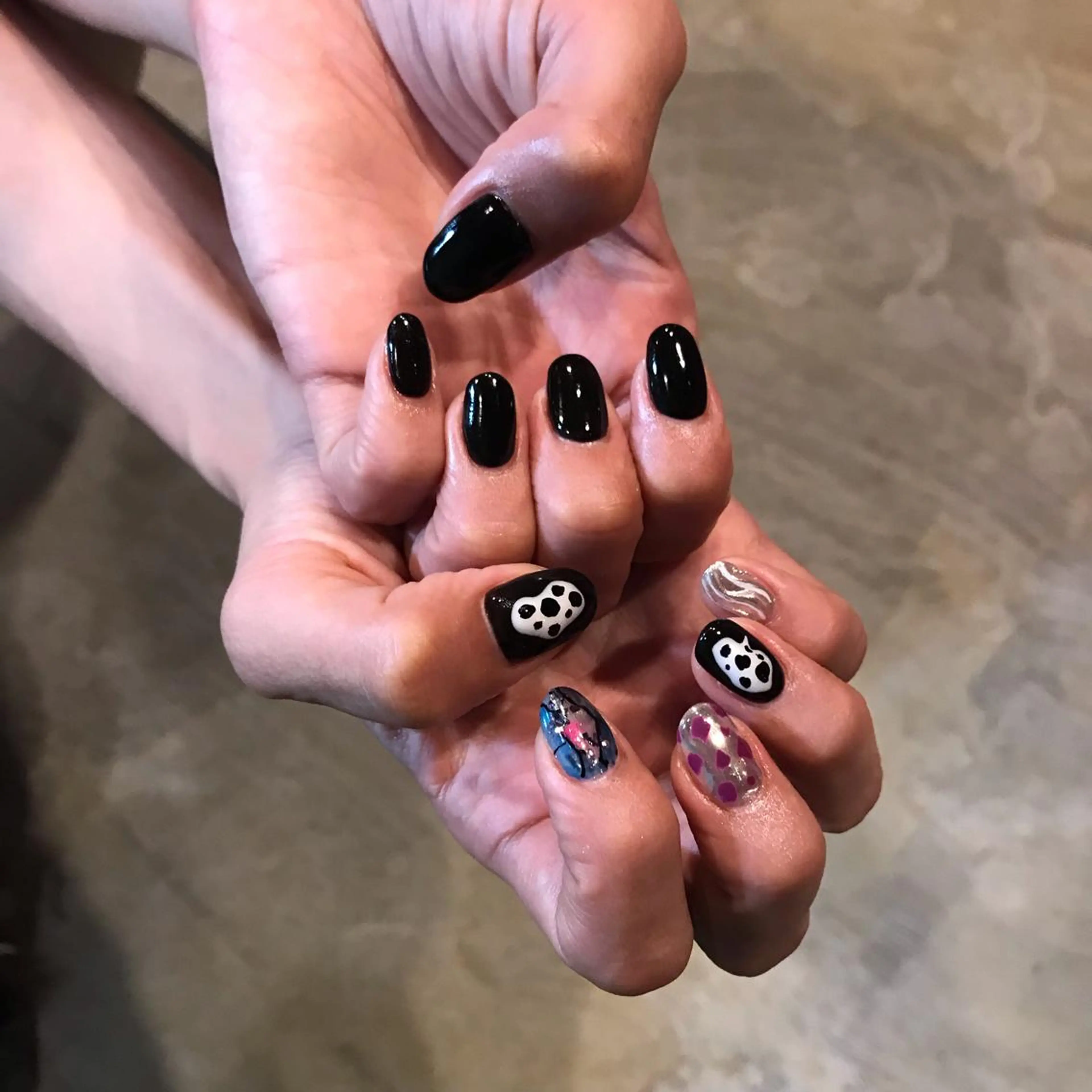 ネイル キラキラ オメメのネイルデザイン