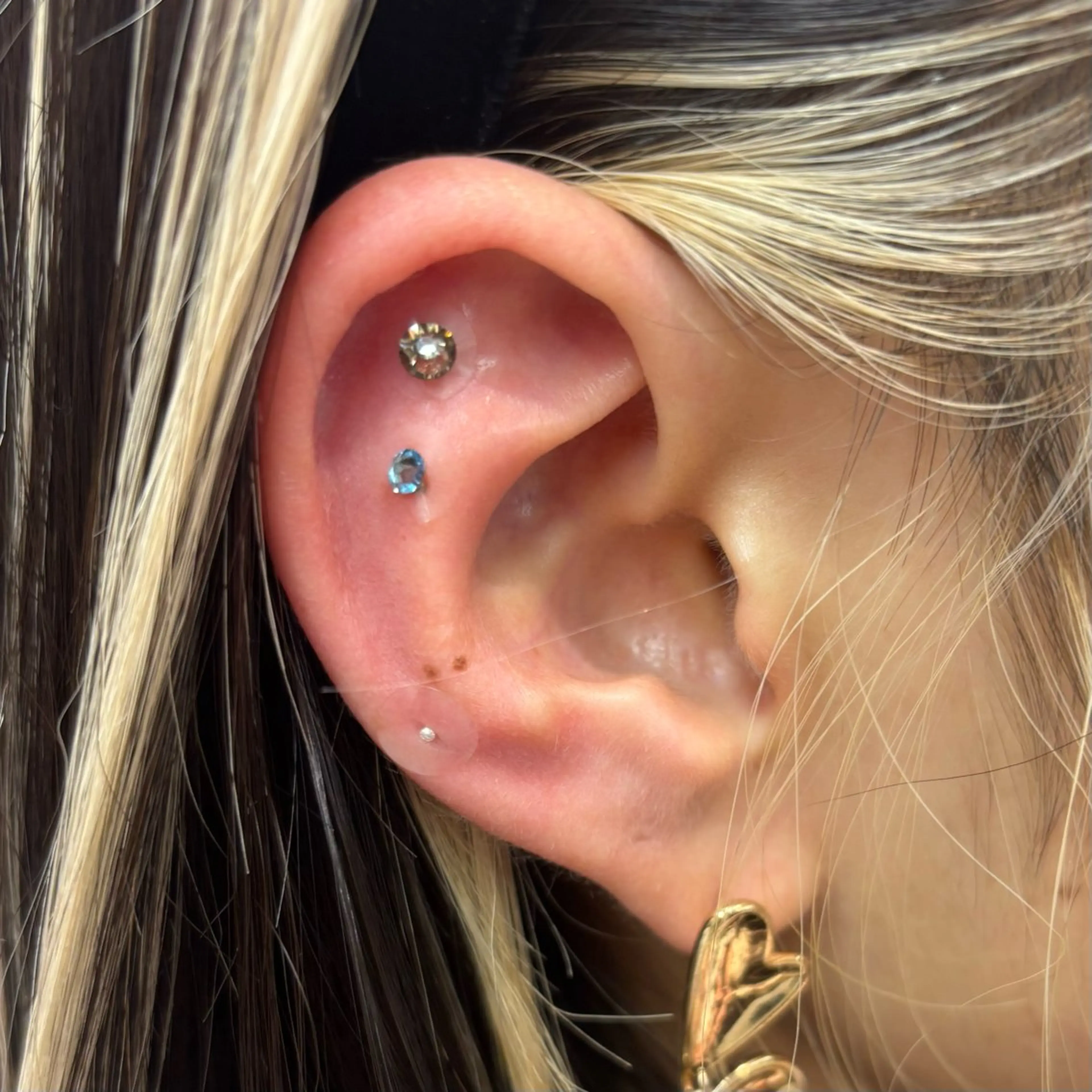 【プチ美容🪽リフトアップ効果も？！】耳つぼジュエリー💎✨️１０粒の写真