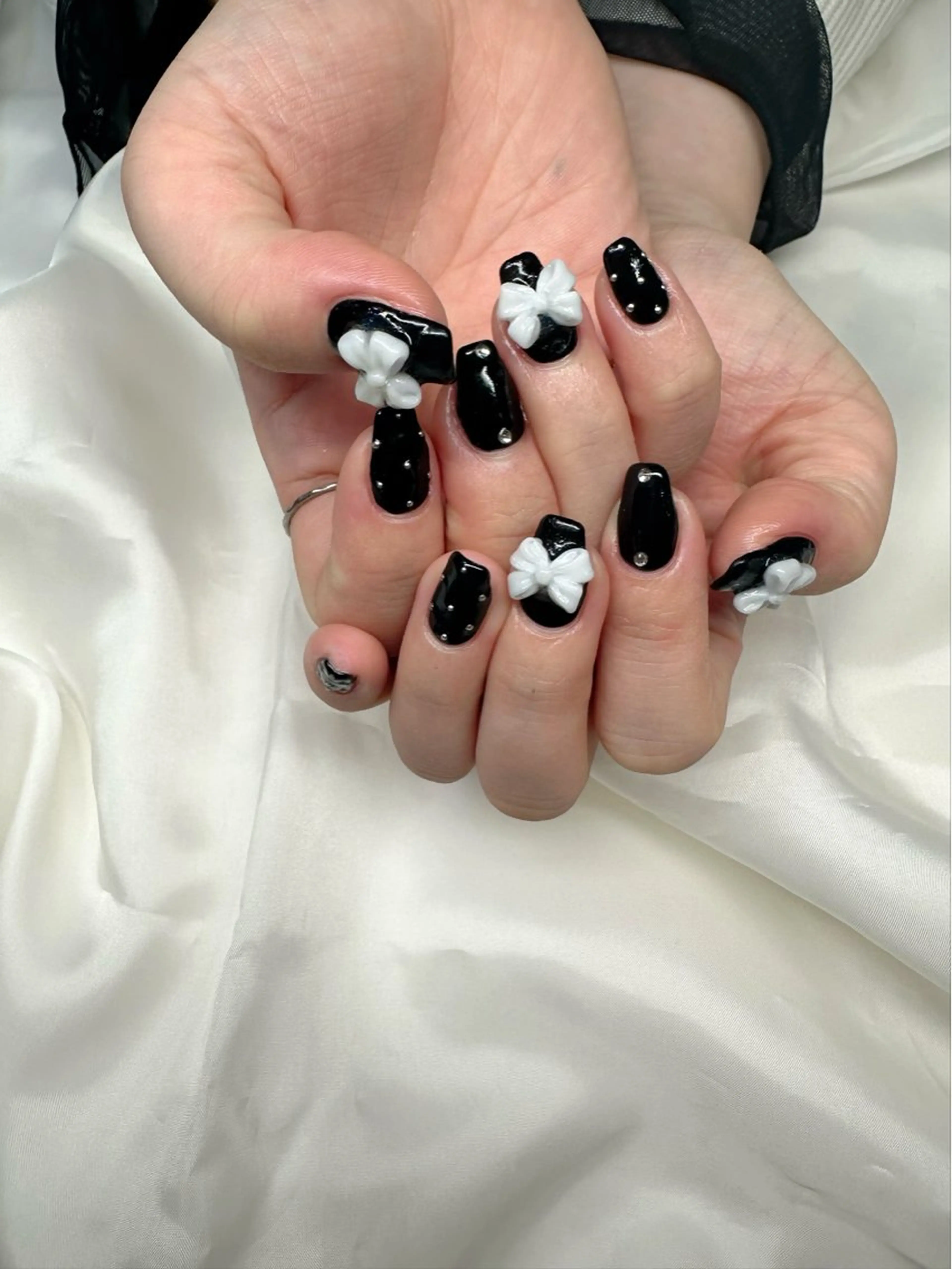 ネイル クリアネイル ドット 氷ネイル・うるうるネイル 韓国ネイル 持ち込み 🪞KAPE NAIL 🪞のネイルデザイン