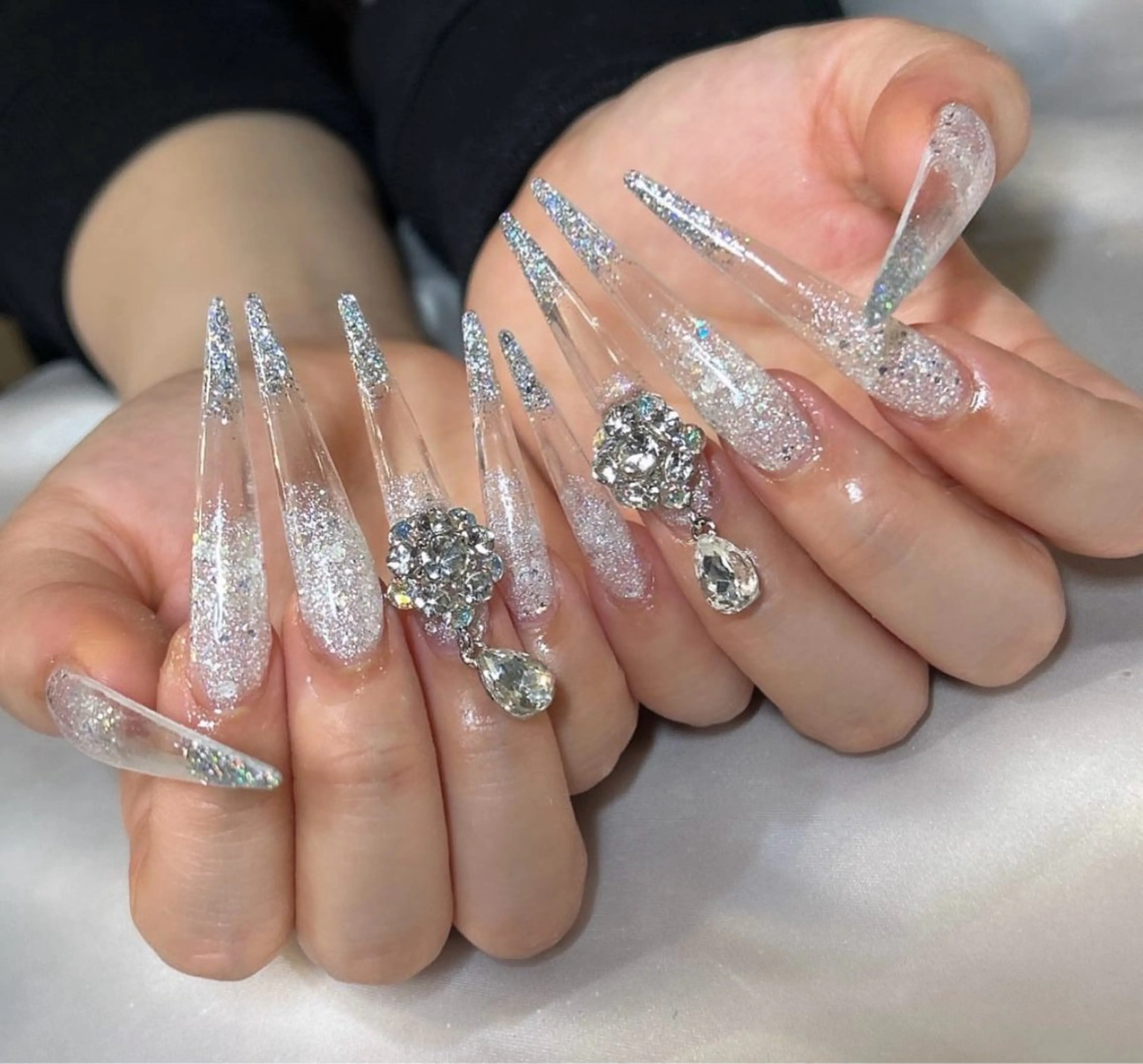 ネイル グラデーション キラキラネイル ワンカラーネイル 冬ネイル Jenn Nail Salonのネイルデザイン