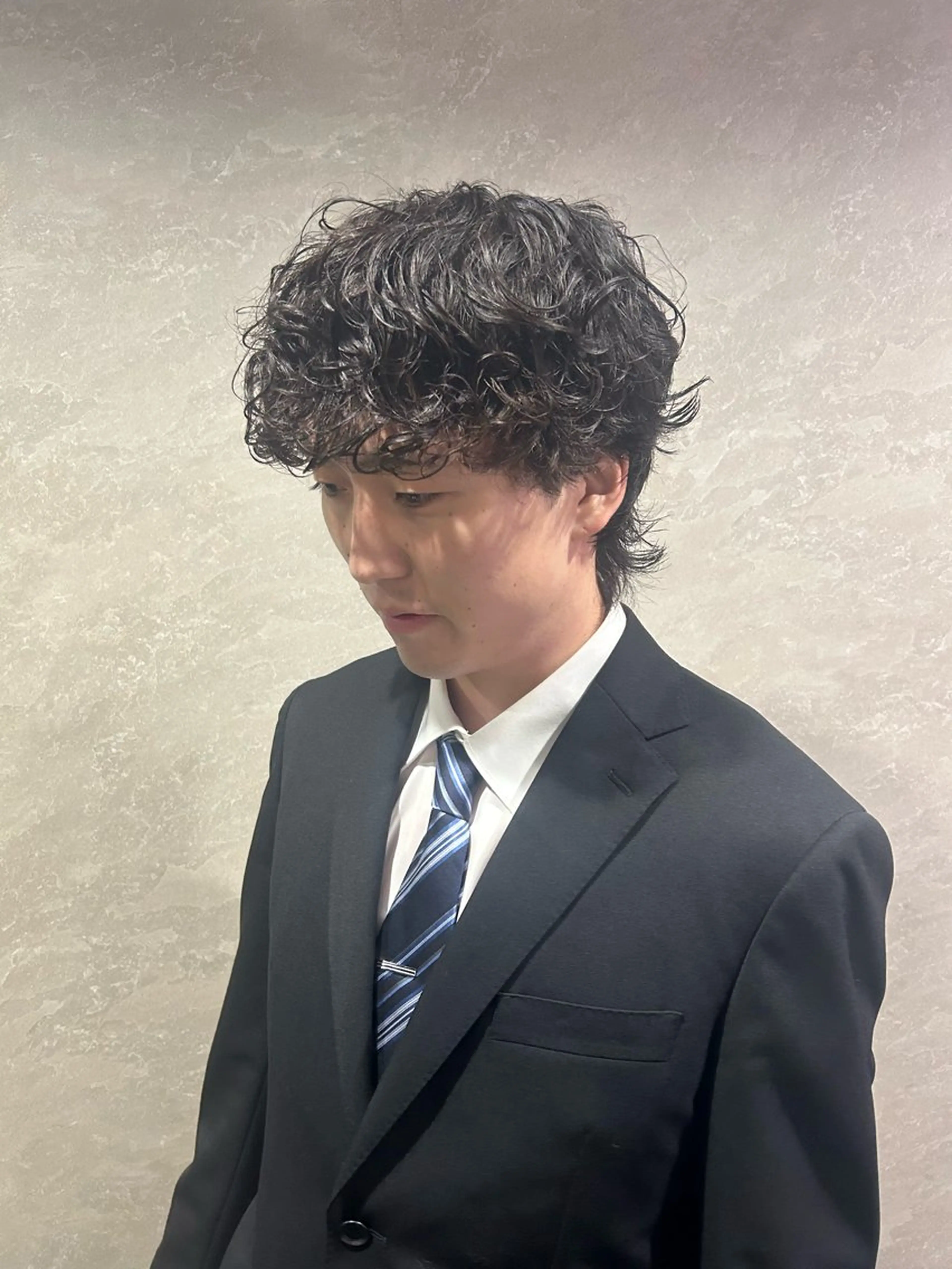 パーマ メンズ 新宿 韓国 シャドウパーマ 志龍のヘアスタイル