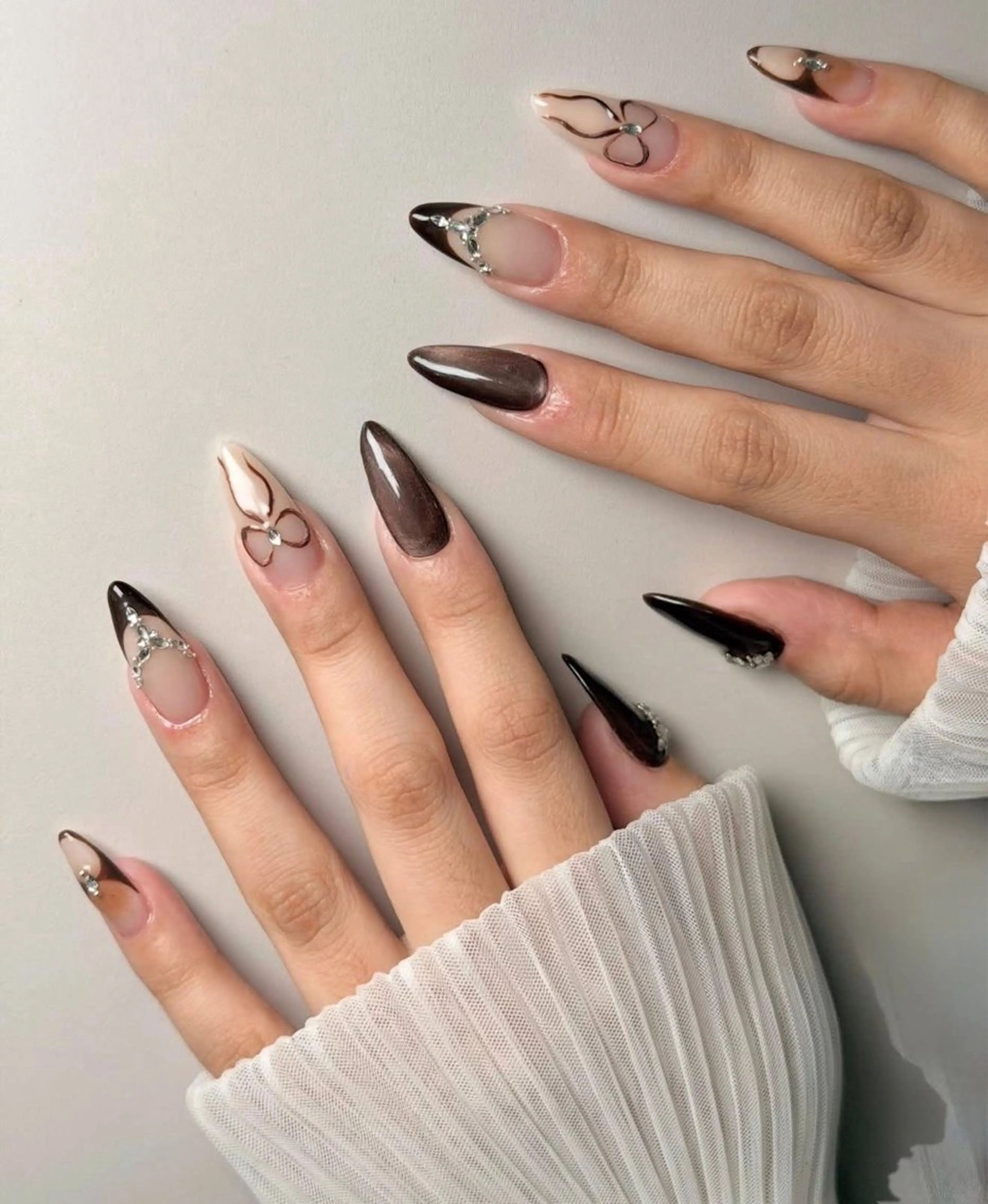 ネイル ボルドー チークネイル 成人式 フレンチネイル キラキラネイル Kawaii _Nailのネイルデザイン