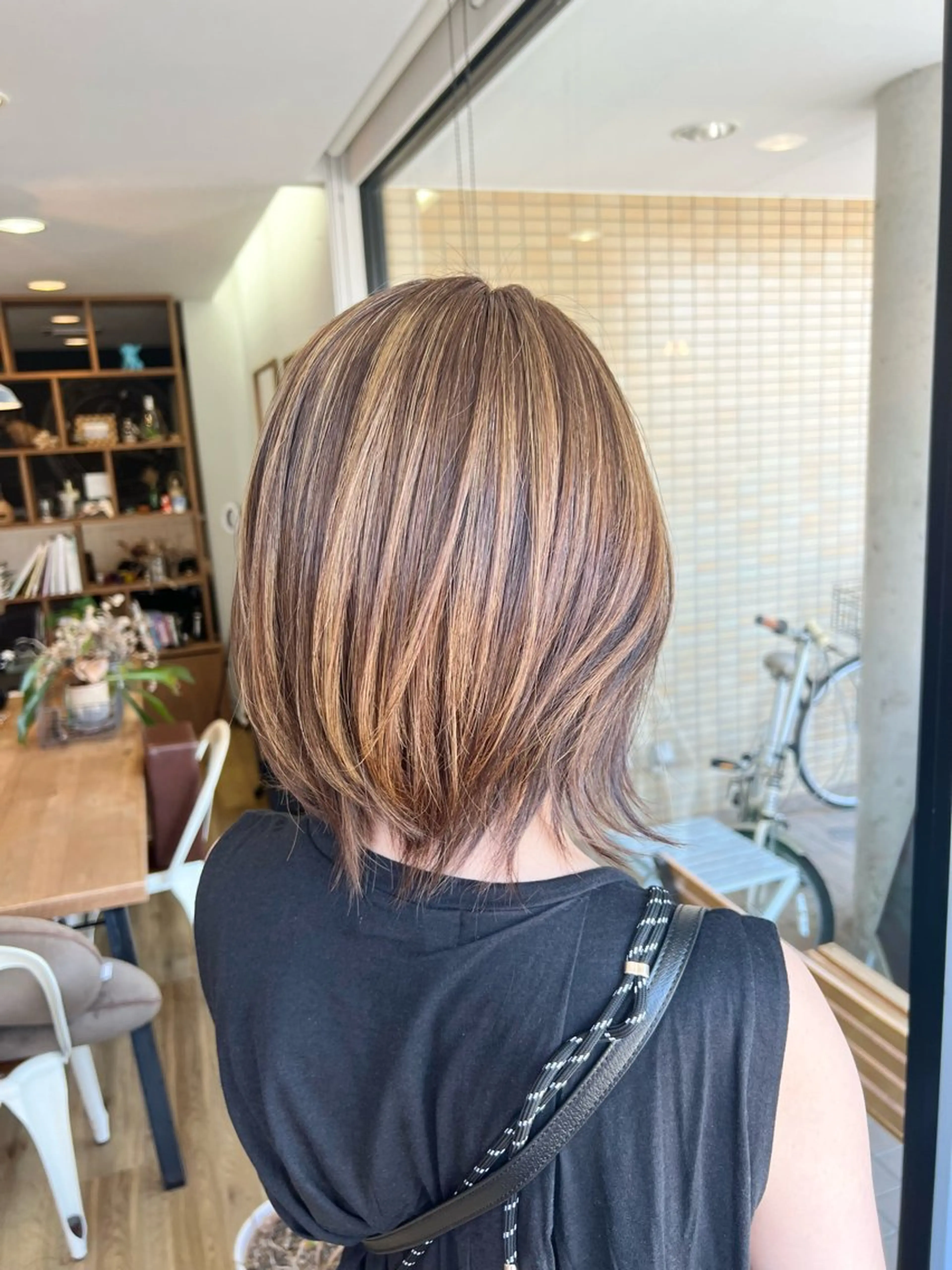 ショート カラー アッシュ ベージュカラー ハイライトカラー ハイライト ヘアカラー トリートメント 堀 望美のヘアスタイル