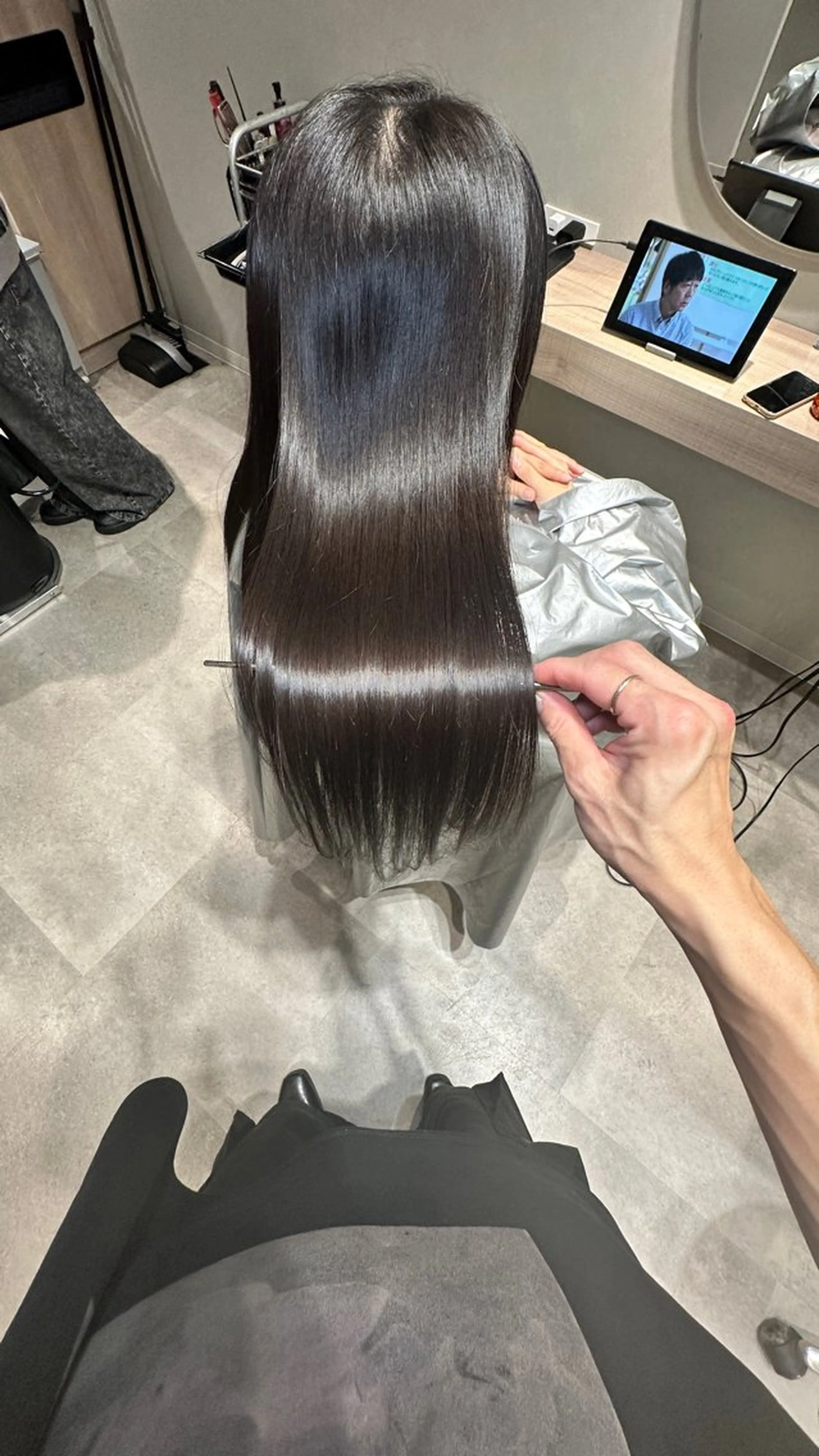 ロング カラー ヘアアレンジ カット ヘアカラー トリートメント MiU所属・韓国×髪質改善×美髪 縮毛矯正×レイヤーのヘアスタイル