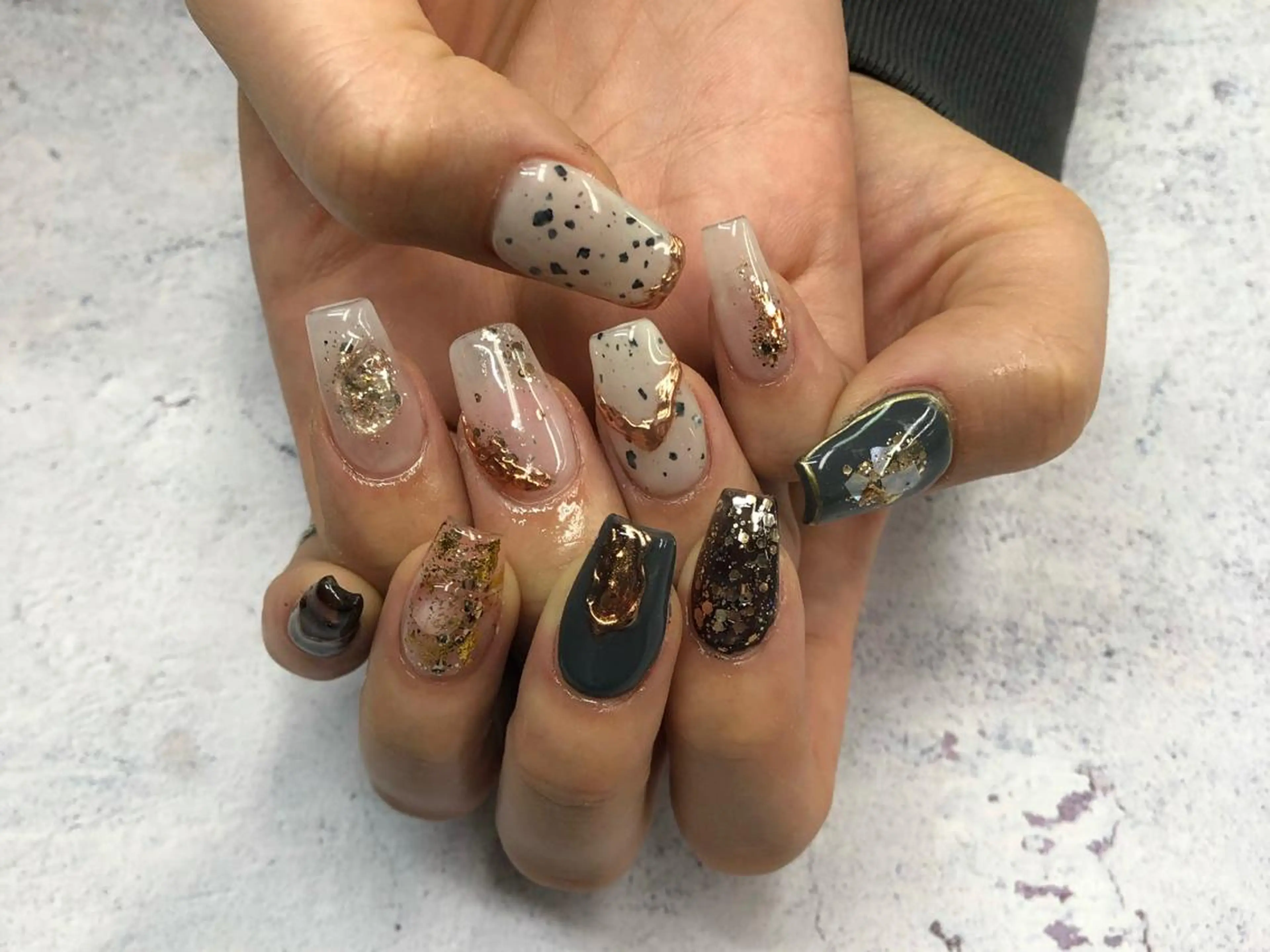 ネイル nailstudio eviz新宿店のネイルデザイン