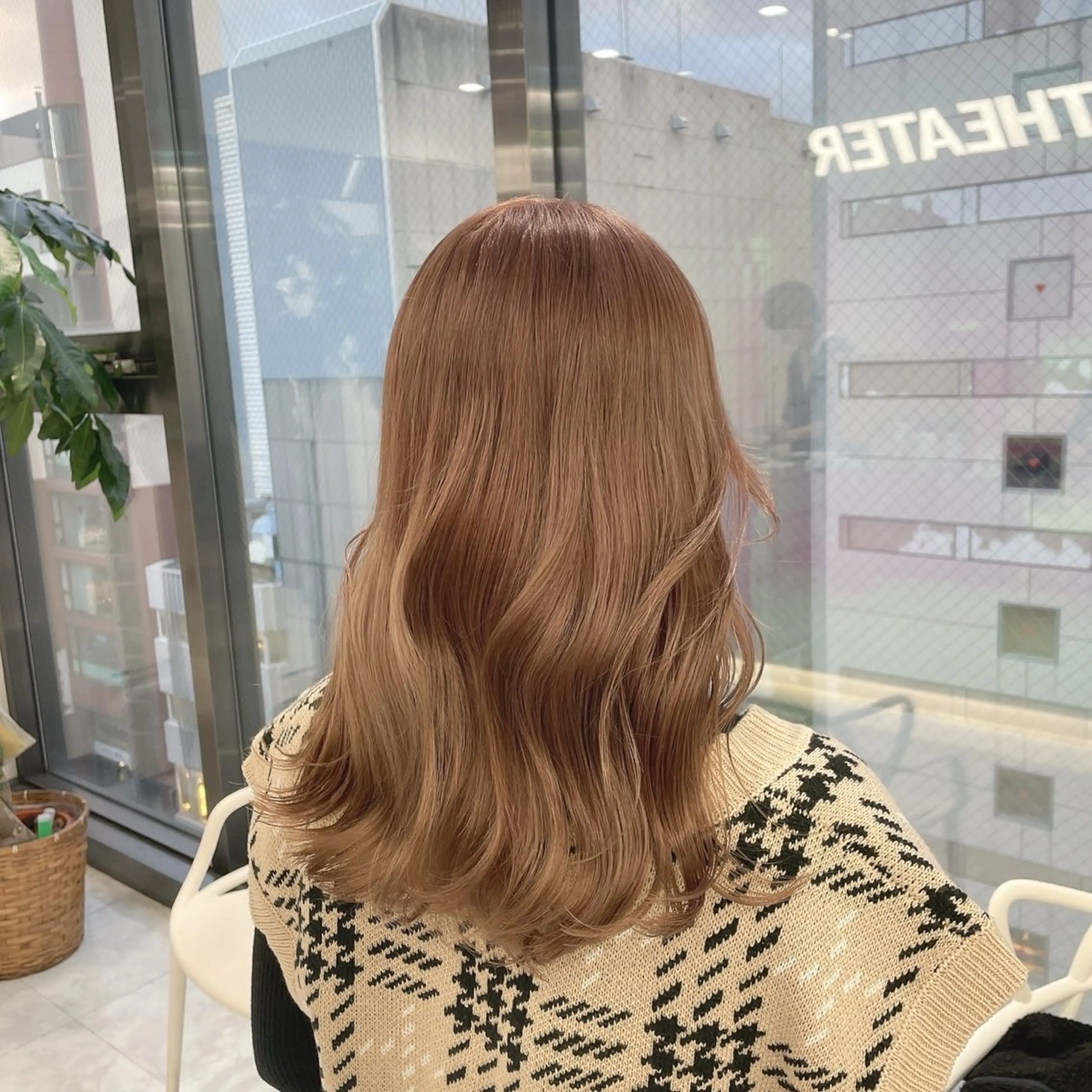 カラー ベージュ・グレー ジュ達人KOJIROのヘアスタイル