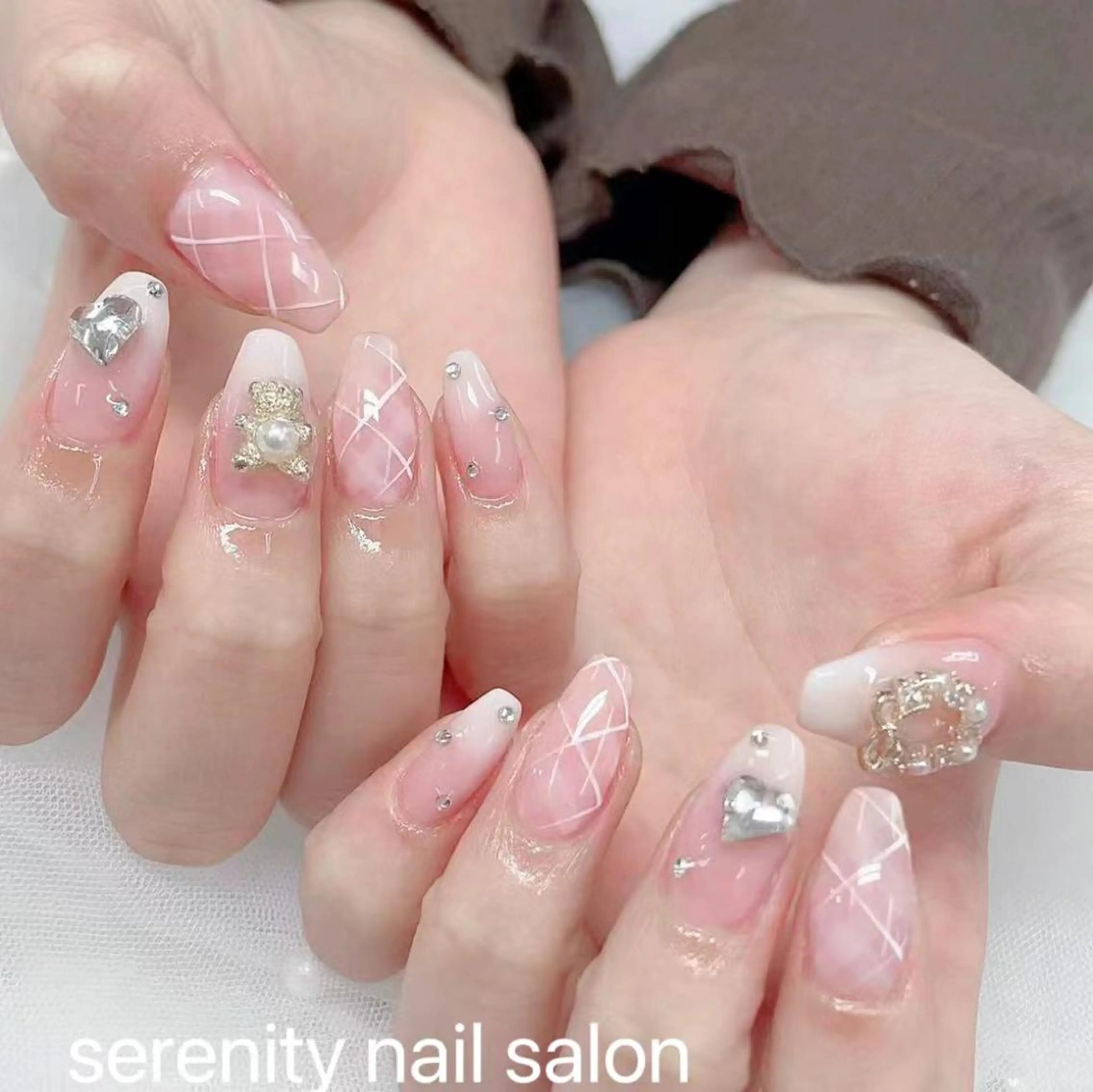 ネイル ハンドネイル ハンドケア ✨Serenity Nail salonのネイルデザイン