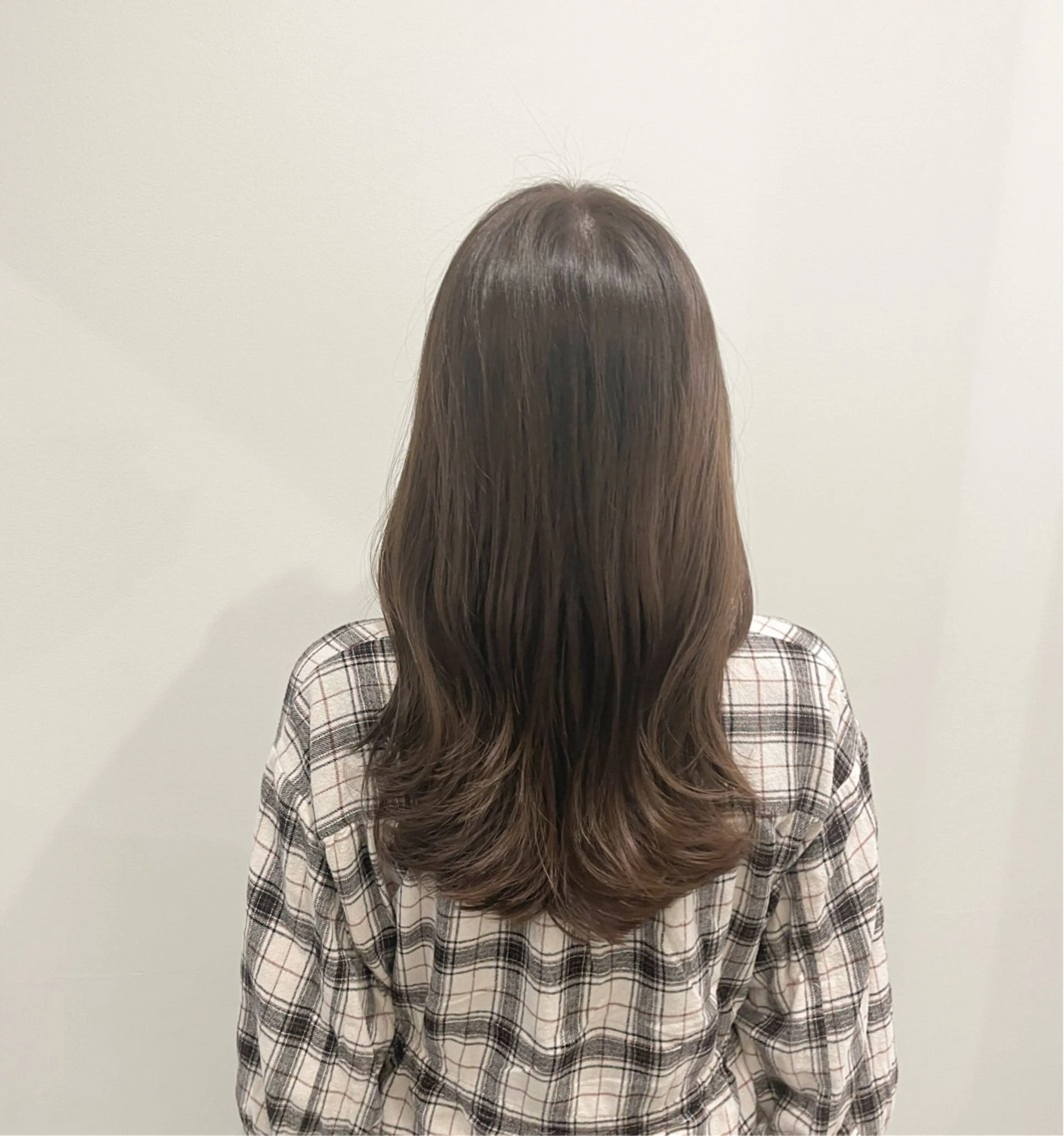 ミディアム カラー 透明感カラー グレージュ ニュアンスカラー🫧 加納のヘアスタイル