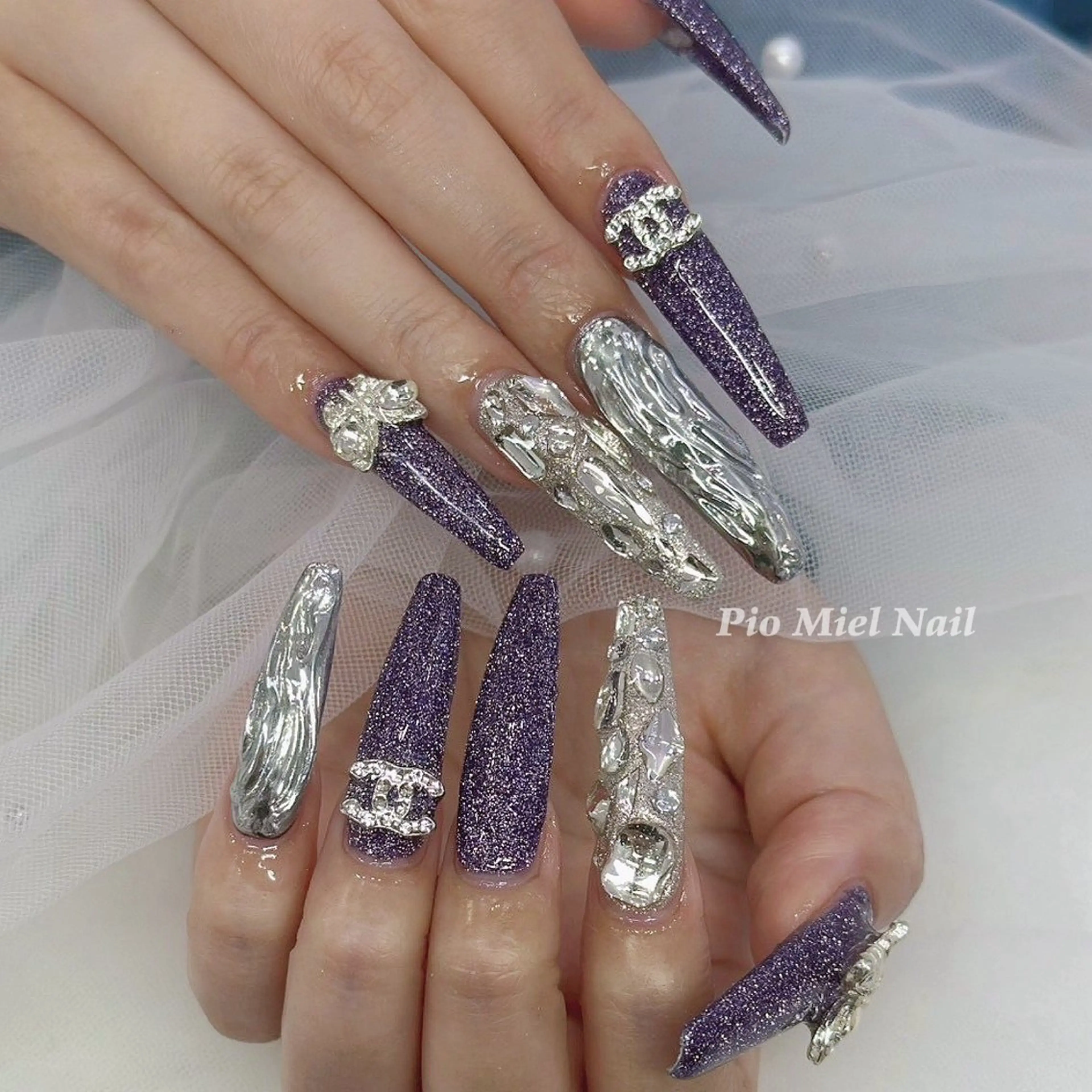 ネイル ジェルネイル ゴージャス ラメ(グリッター) ロングネイル ミラーネイル ハンドネイル momo 長さだしのネイルデザイン