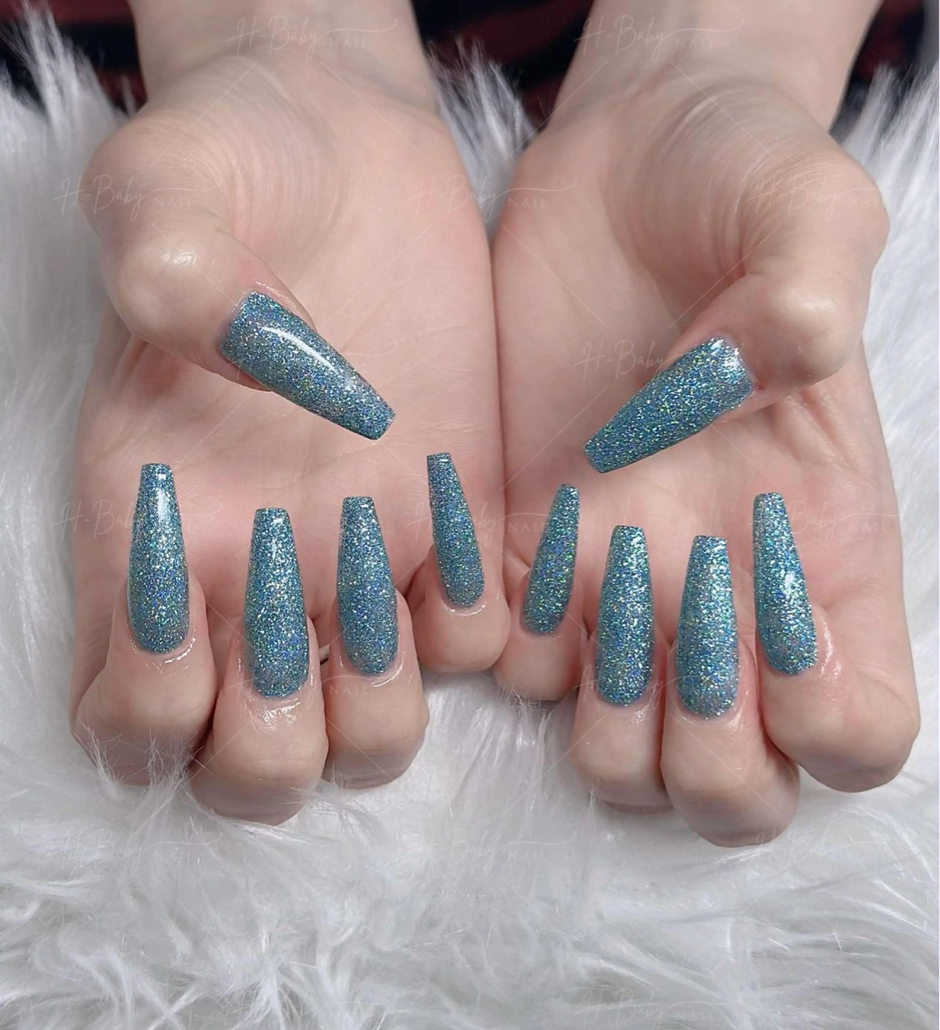 ネイル オーロラネイル フレンチネイル ジェルネイル ハロウィン キラキラネイル H.baby Nail Salonのネイルデザイン