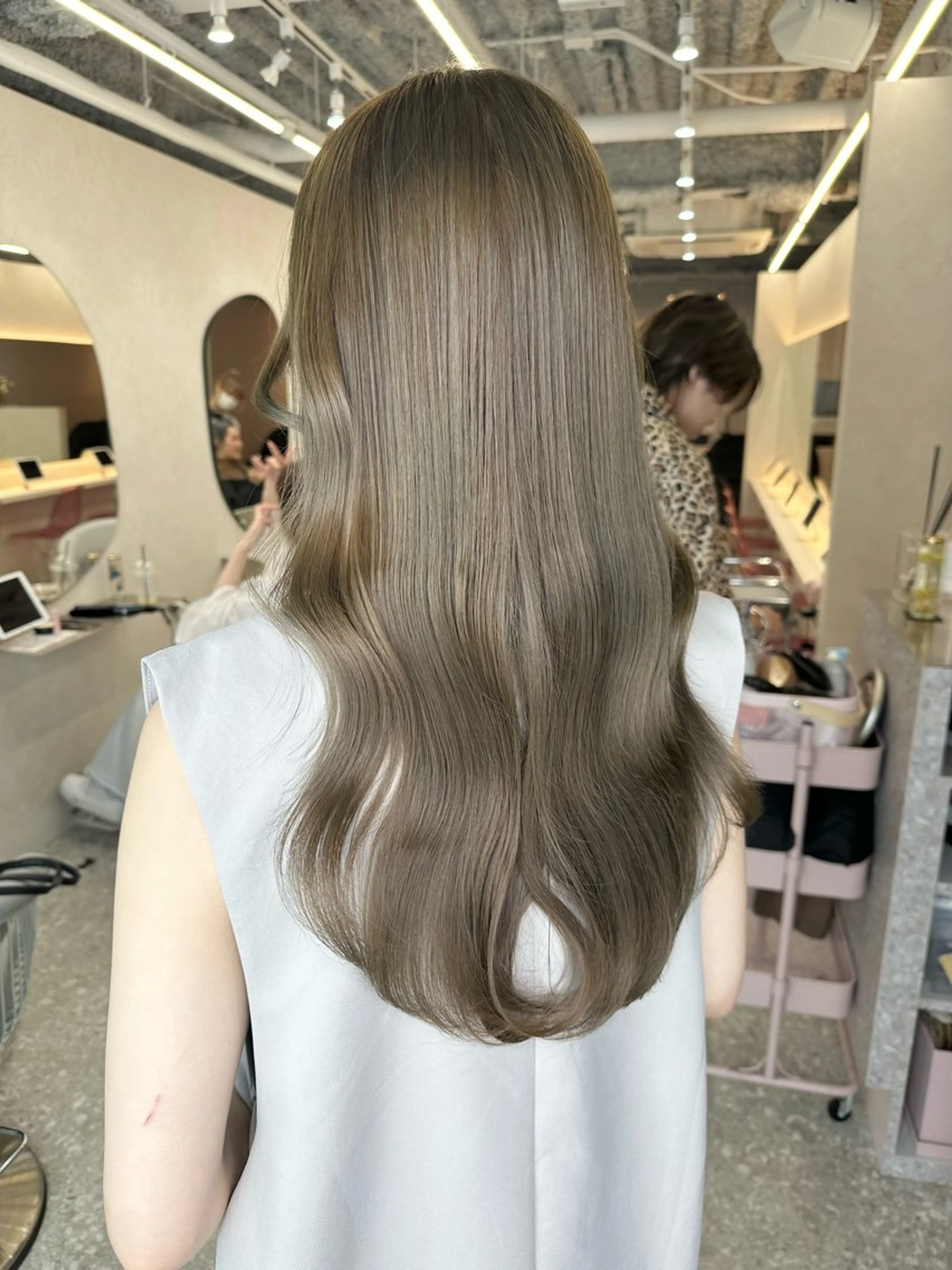 ロング シールエクステ エクステ 顔周りカット 髪質改善 韓国風ヘア カット ヘアカラー トリートメント 新宿/韓国レイヤー/ 髪質改善/佐藤航のヘアスタイル