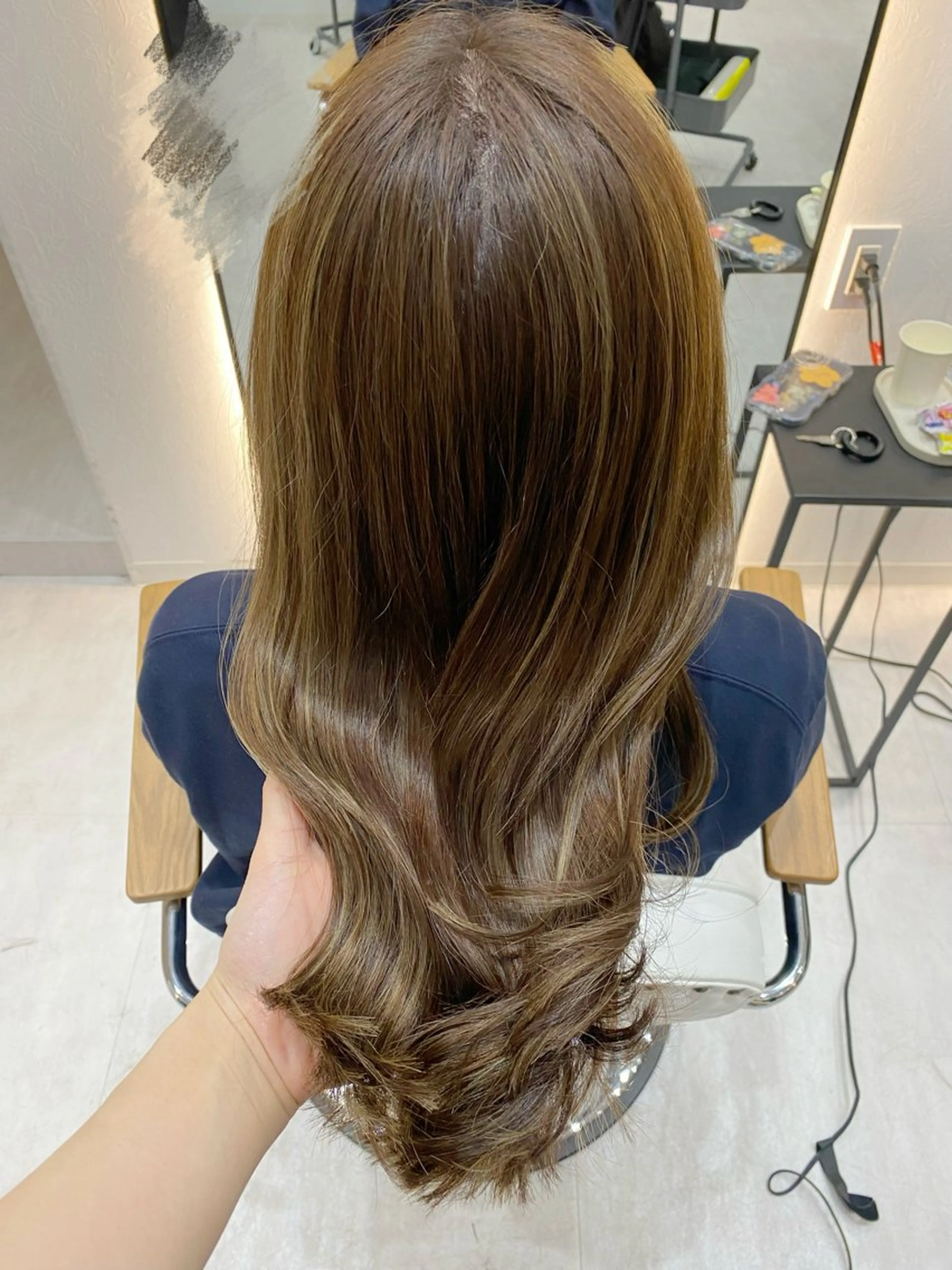 ロング ハイライト ヘアカラー トリートメント 艶髪・透明感カラー・ 韓国ヘア・Yuriのヘアスタイル