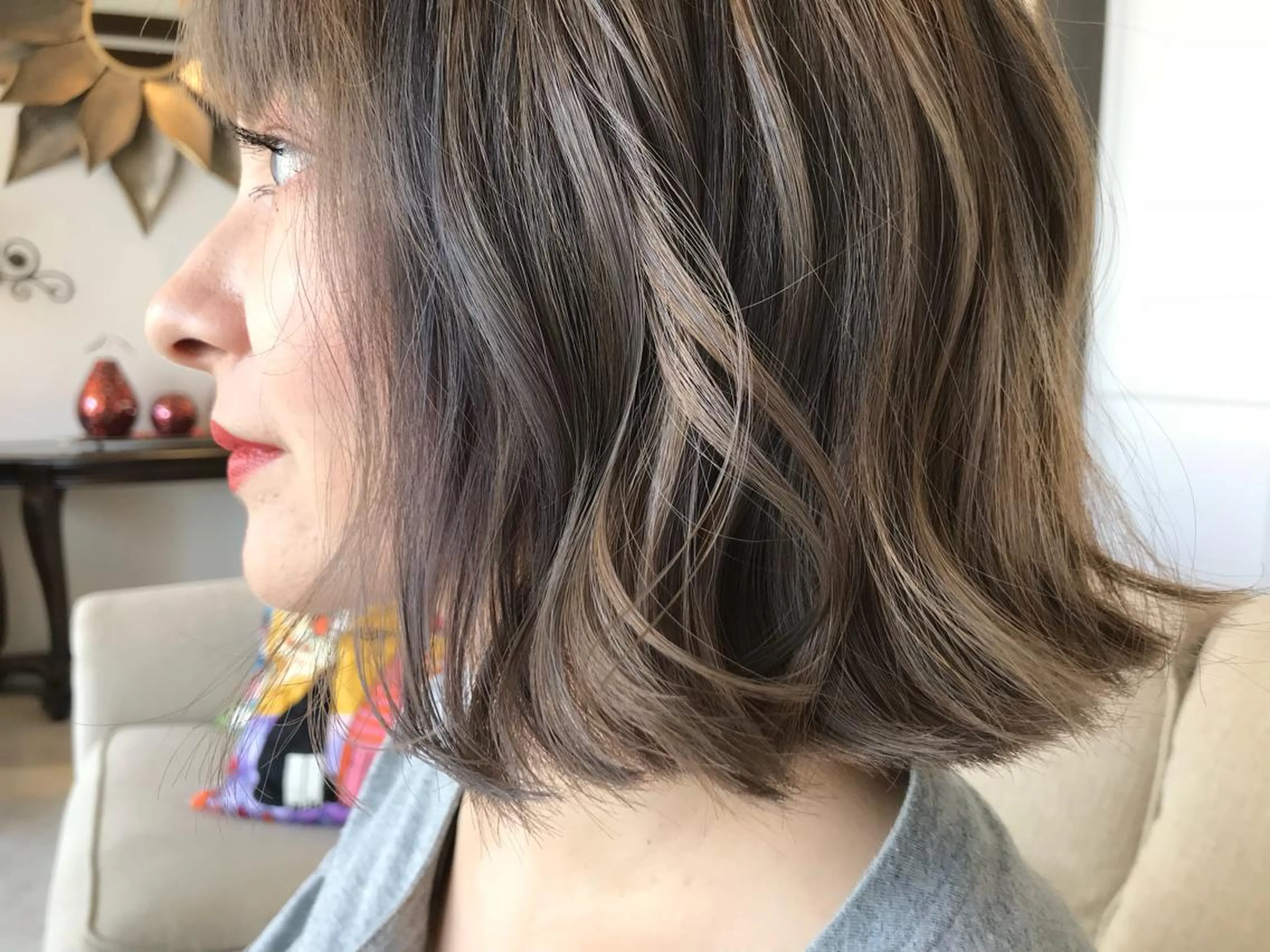 ミディアム 切りっぱなしボブ ボブ ハイライト ヘアカラー トリートメント haretoki 髪質改善サロンのヘアスタイル