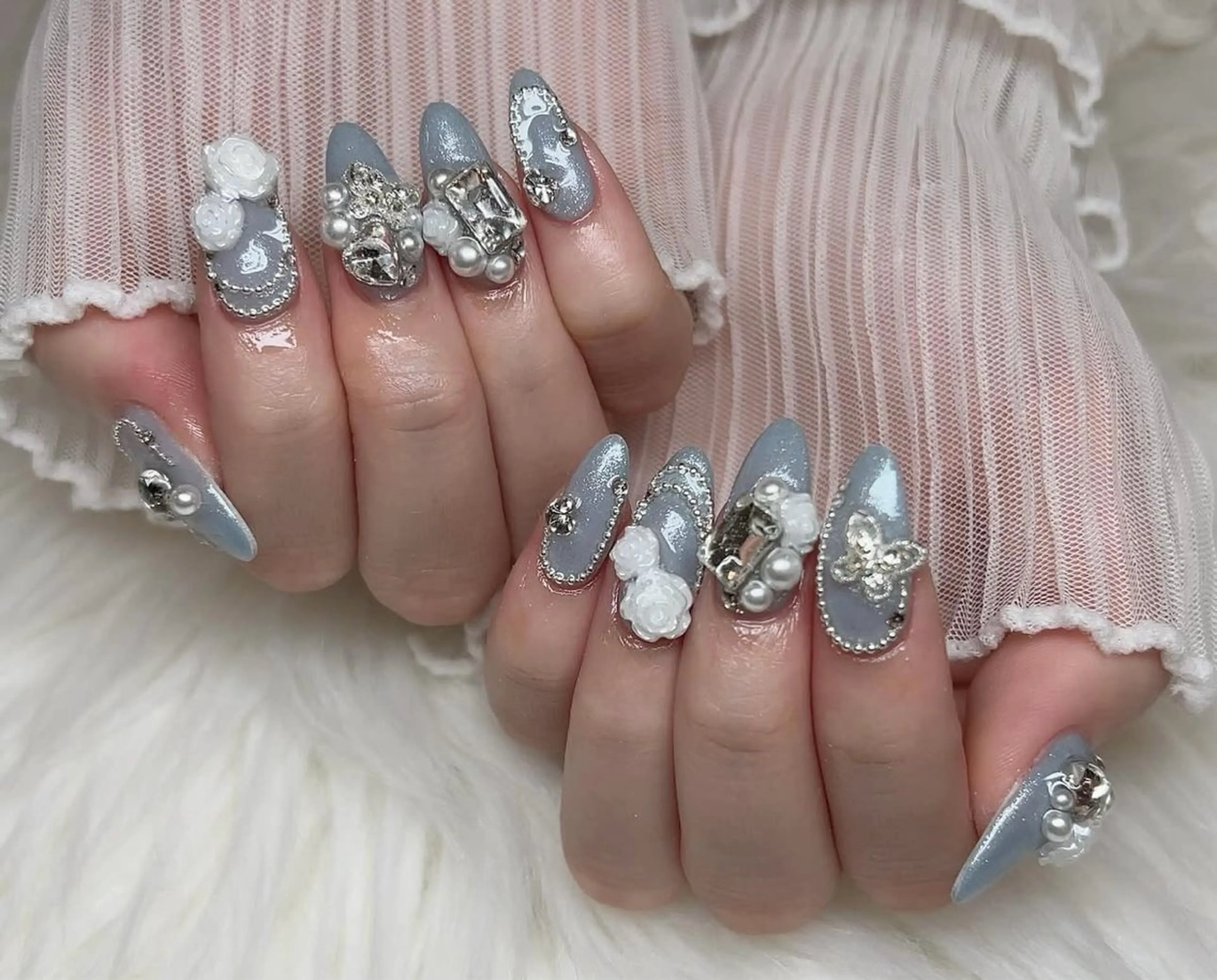 ネイル グラデーション キラキラネイル ワンカラーネイル 冬ネイル Jenn Nail Salonのネイルデザイン