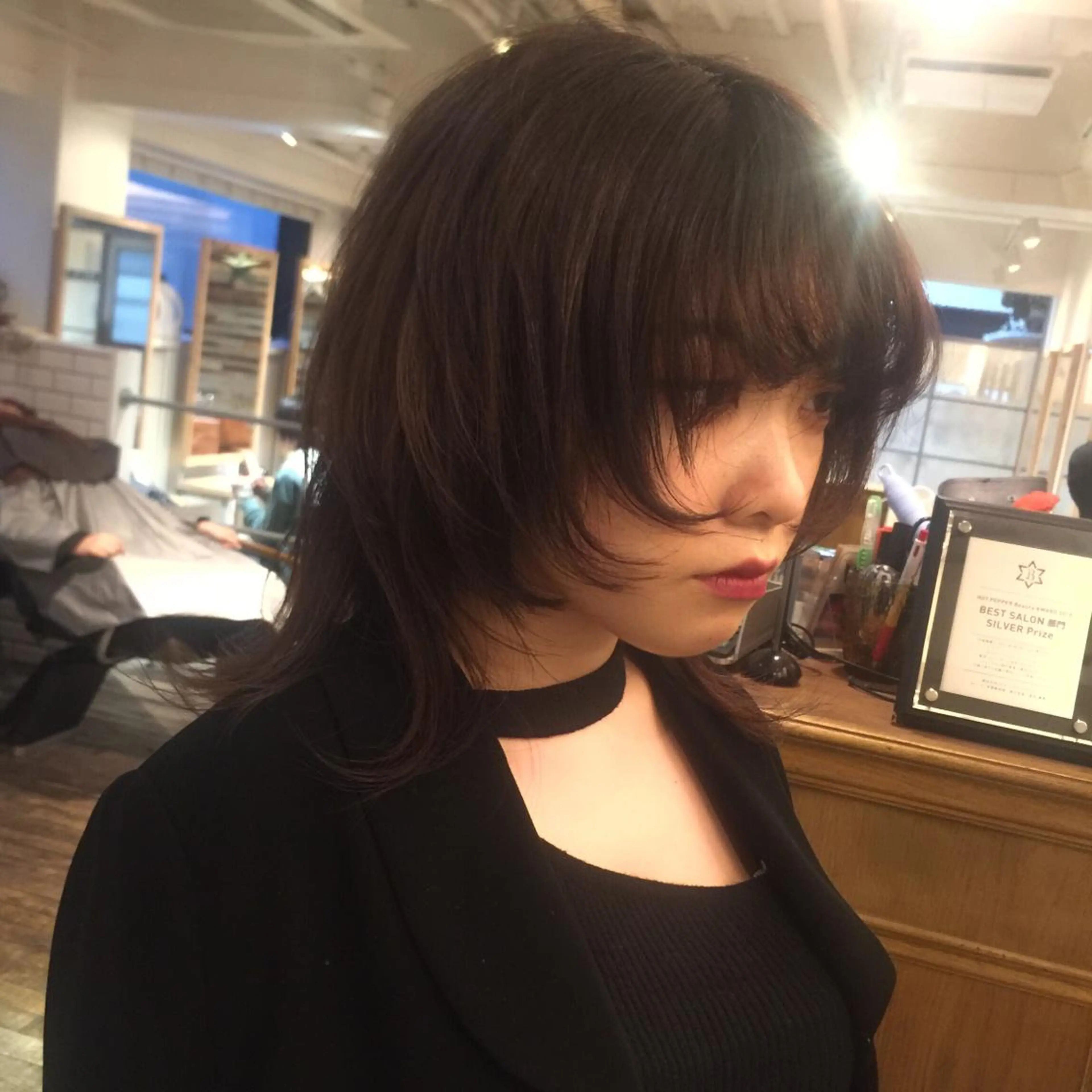 セミロング カラー ウルフカット ホワイト&レイヤーカ ットエクステ長畠俊輔のヘアスタイル