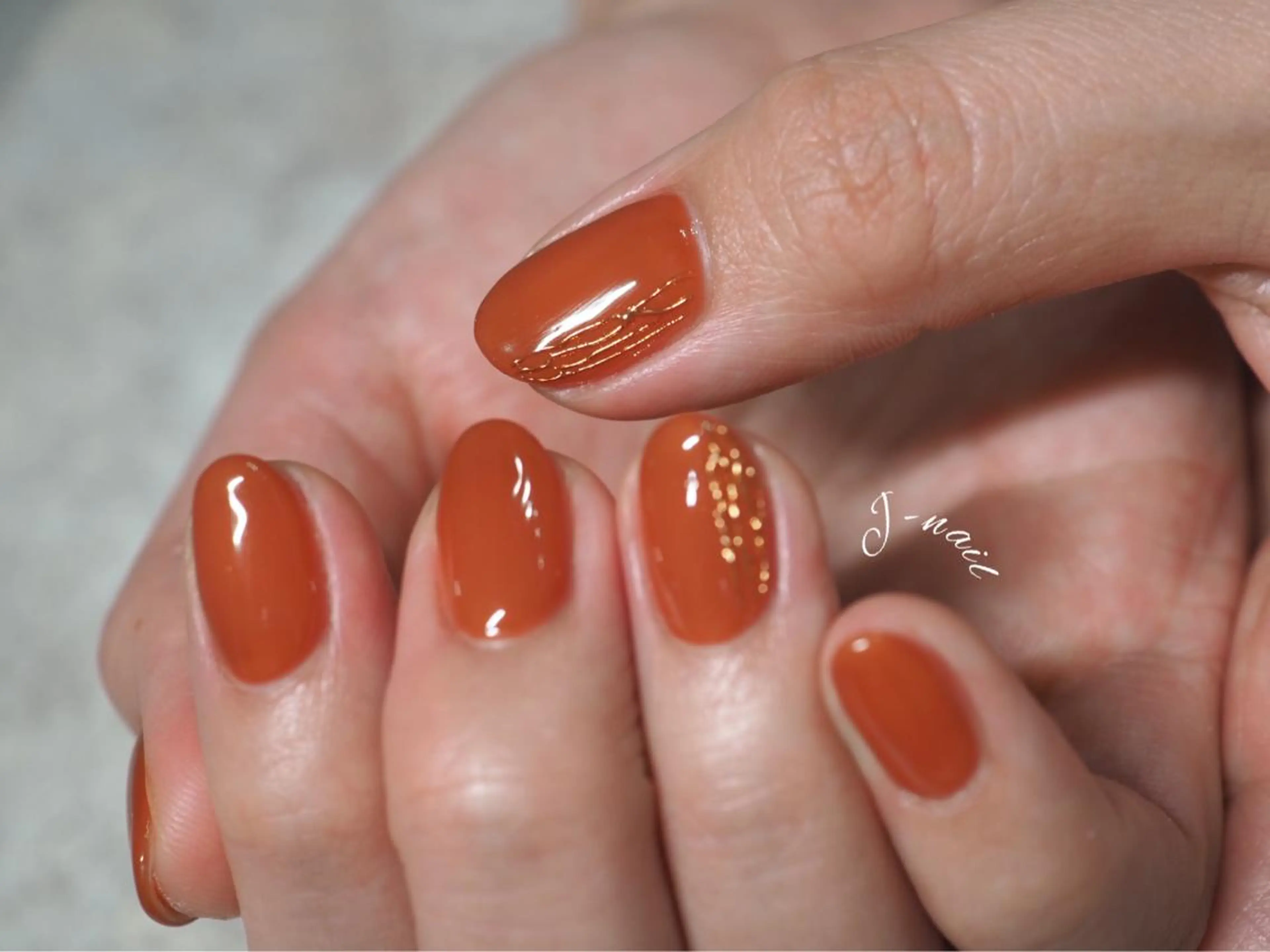 シンプルネイル✩（オフ込み）ワンカラー or グラデーション    今だと2本アート付きの写真