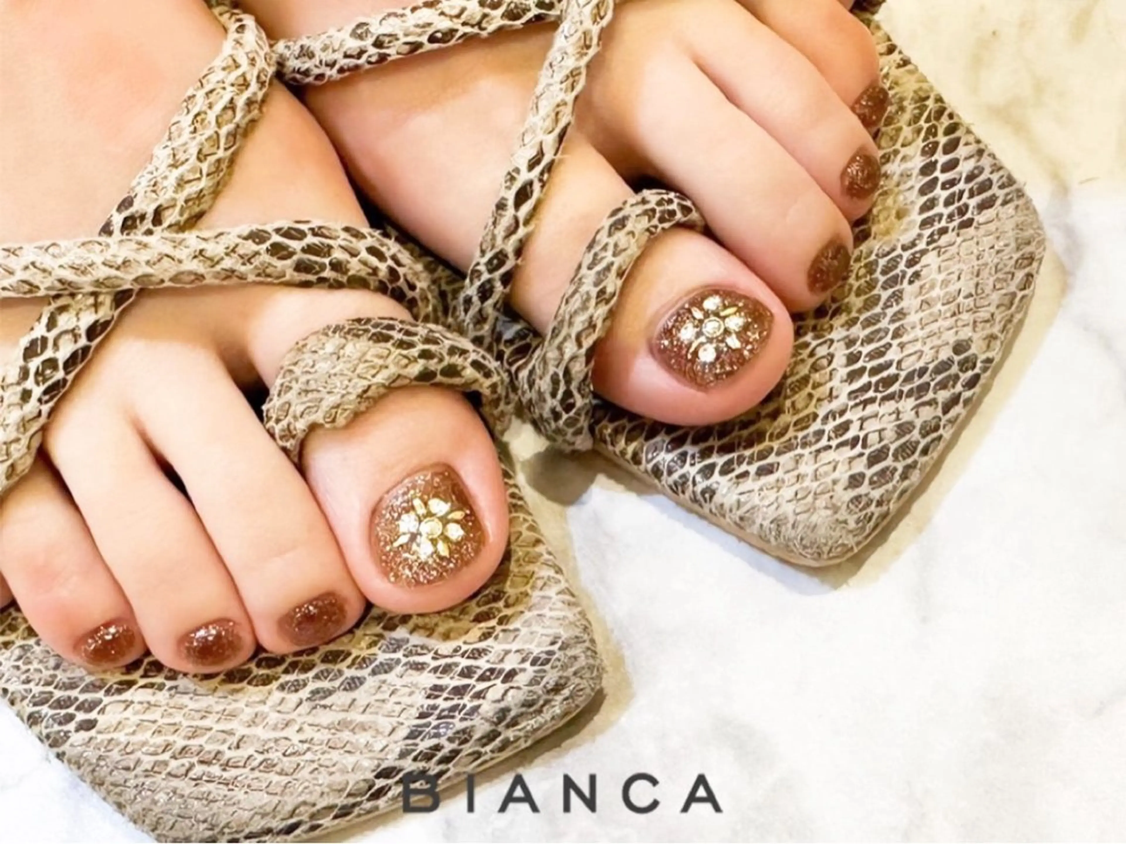 ネイル ジェルネイル パラジェル フットネイル Bianca KAGARAのネイルデザイン