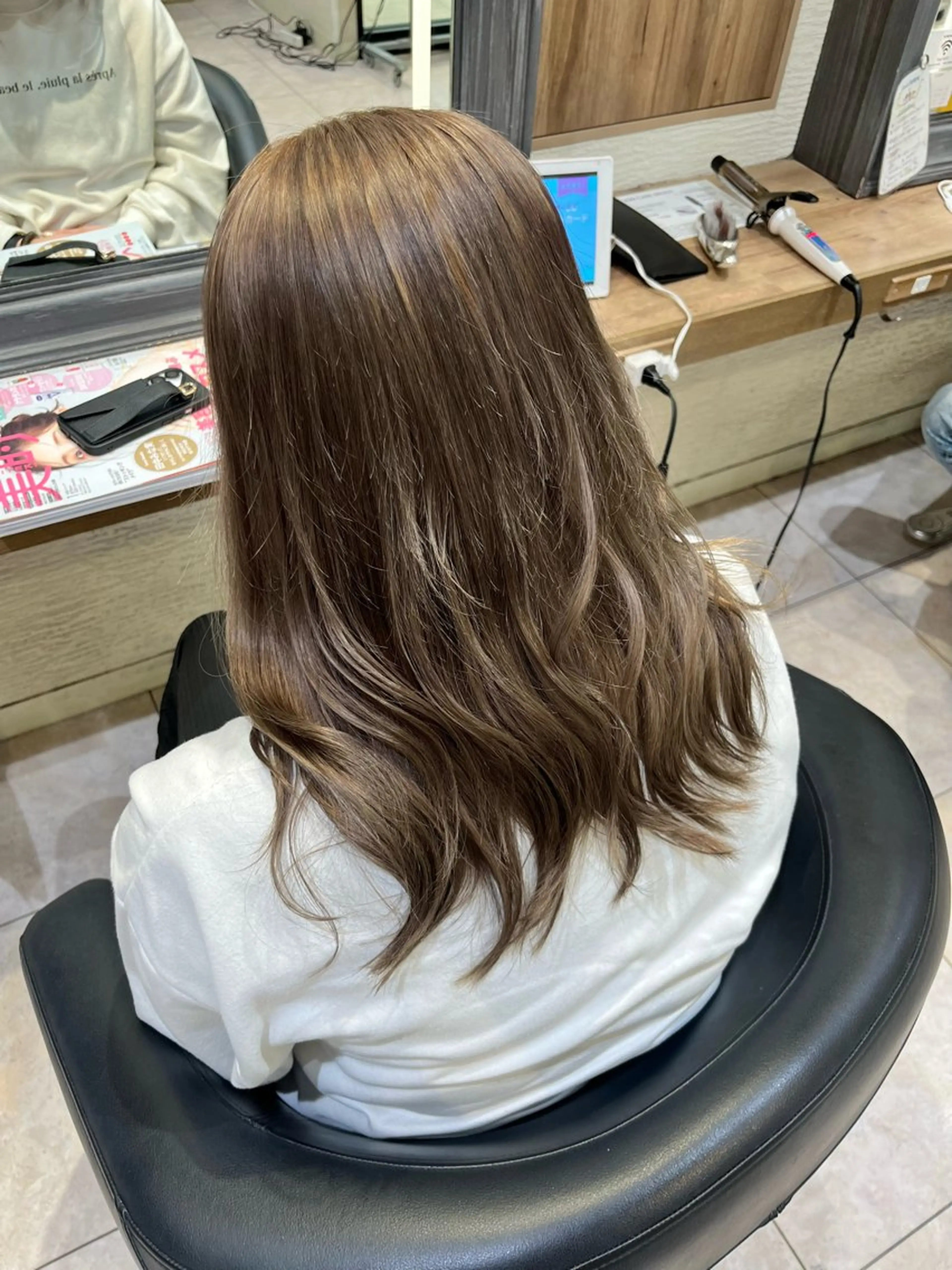 ロング ヘアカラー ハイトーン／アレンジ 🩵NANAMIのヘアスタイル