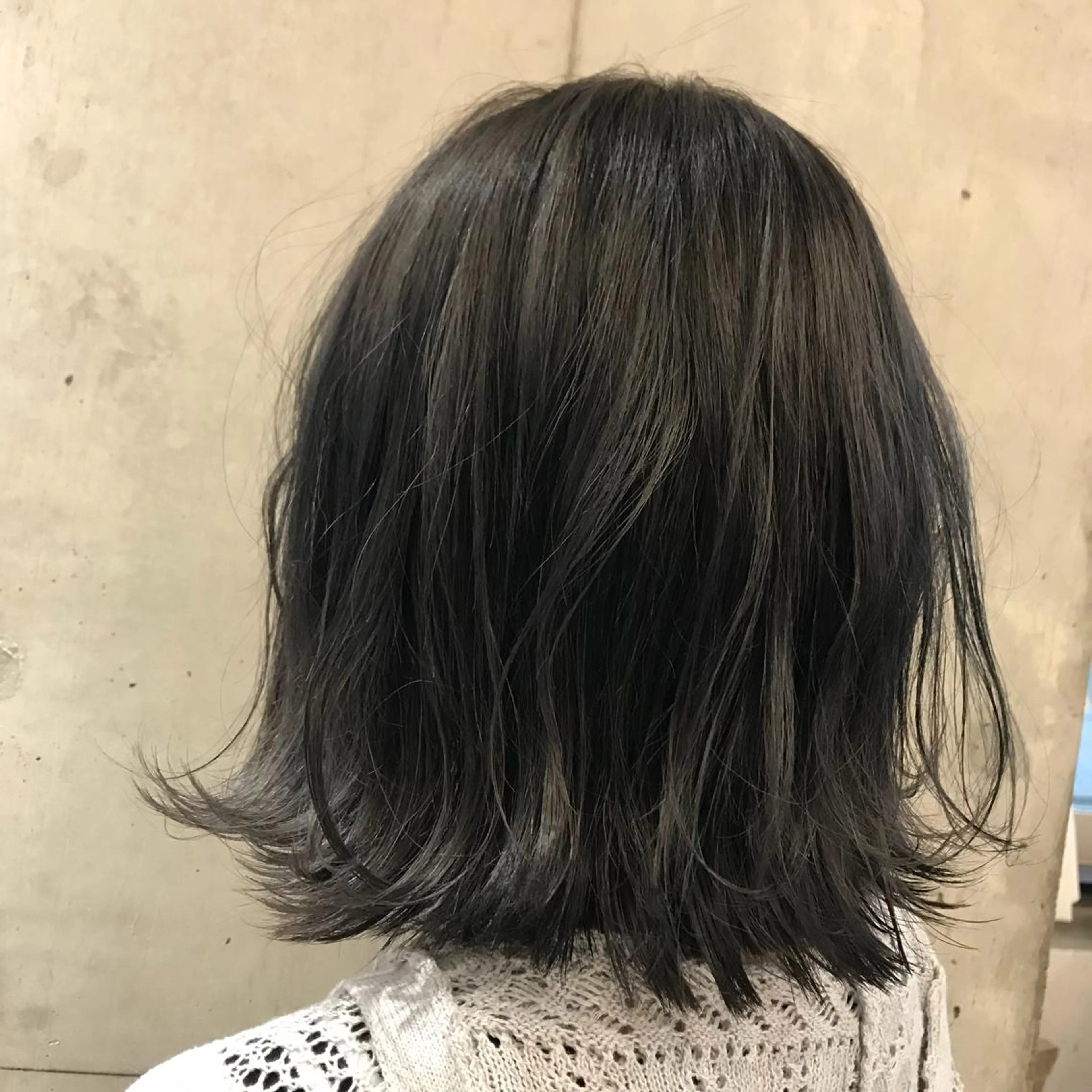 ショート アッシュ SALOWIN新潟万代所属・緑川 瑞穂のヘアスタイル