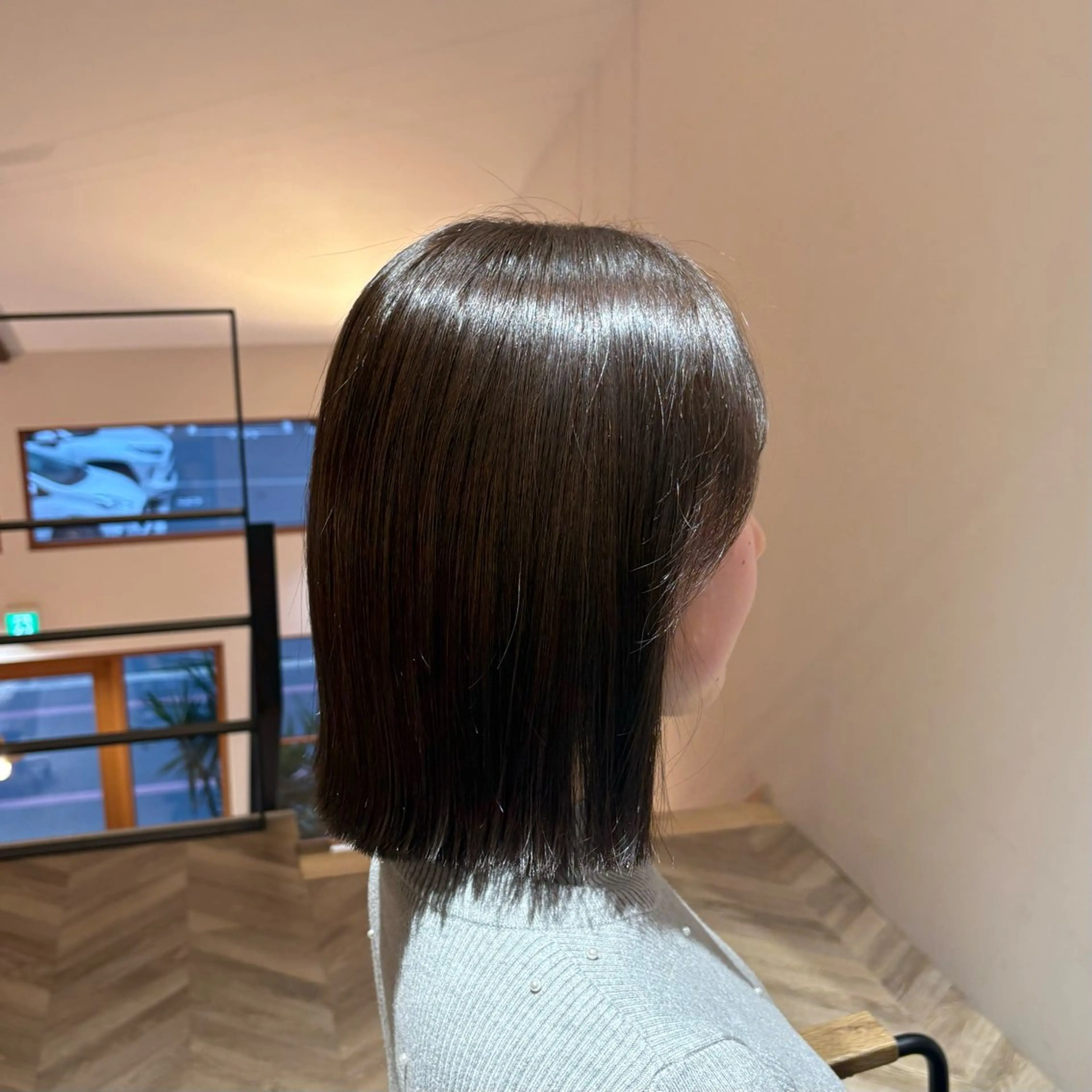 ショート 切りっぱなしボブ ボブ 外ハネヘア カット ヘアカラー トリートメント Riri/韓国風/顔 周り/レイヤーカットのヘアスタイル