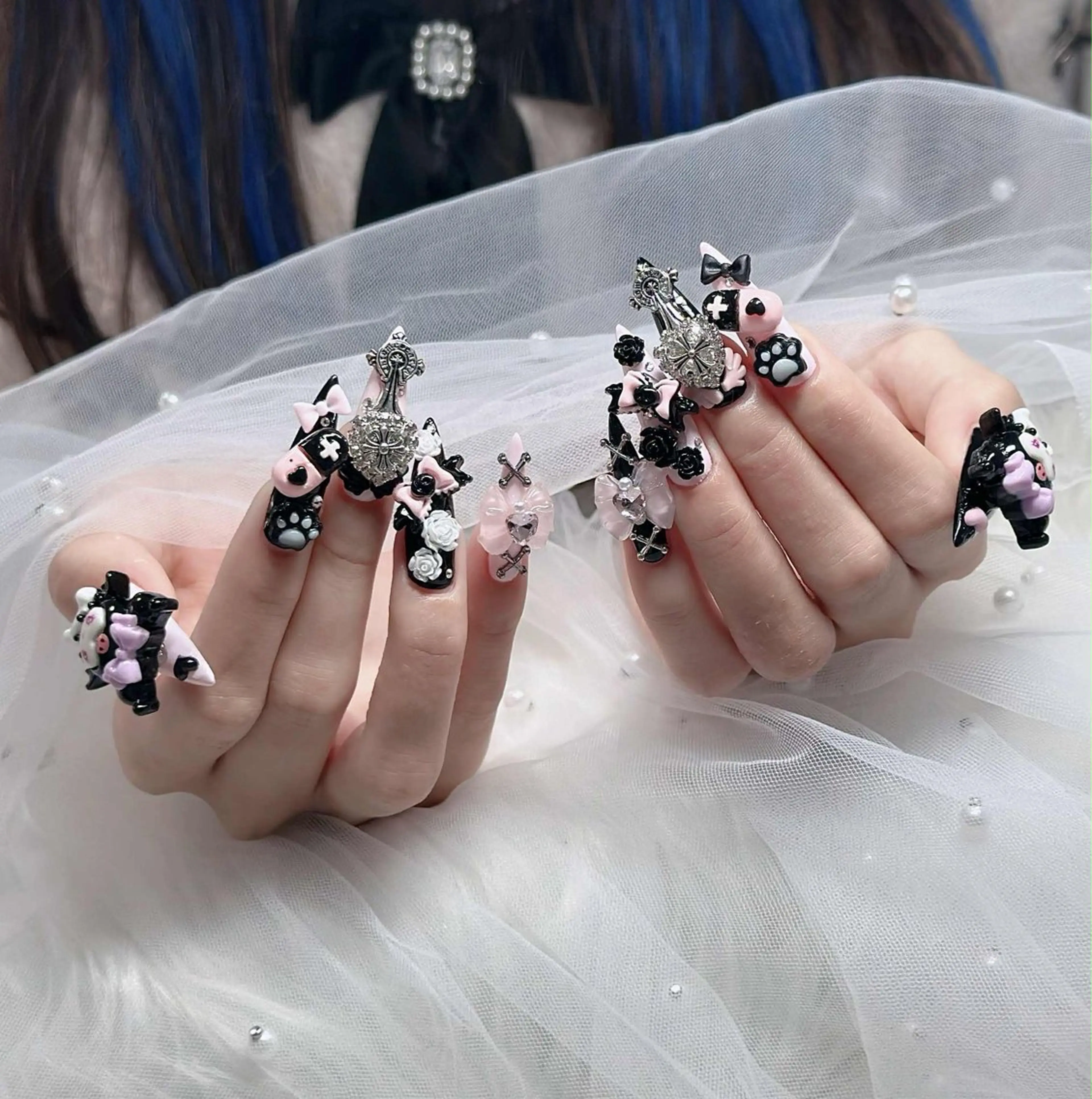 ネイル オーロラネイル フレンチネイル ジェルネイル ハロウィン キラキラネイル ハンドネイル H.baby Nail Salonのネイルデザイン