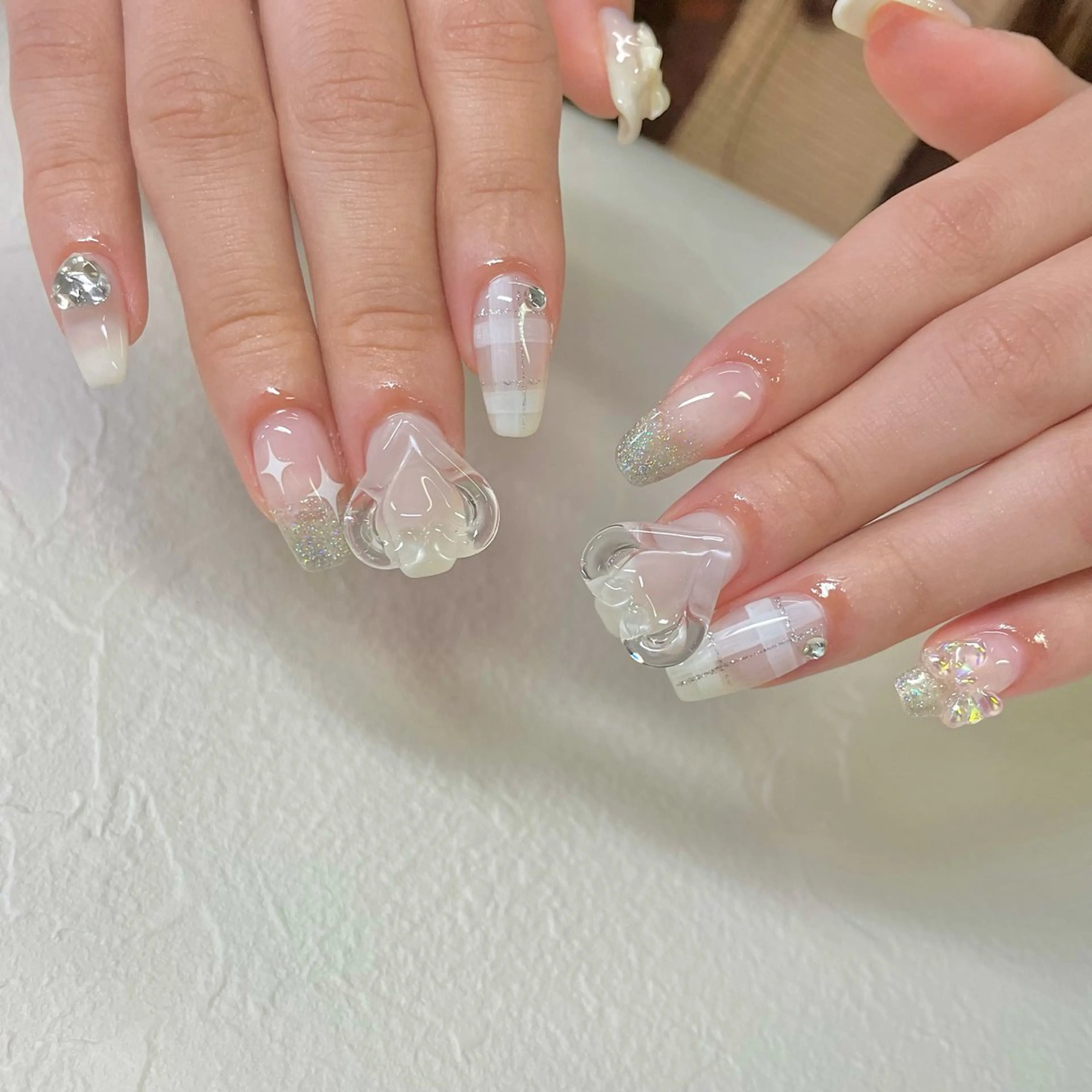 ネイル b'6 by Stir所属・b'6 SAKINAのネイルデザイン