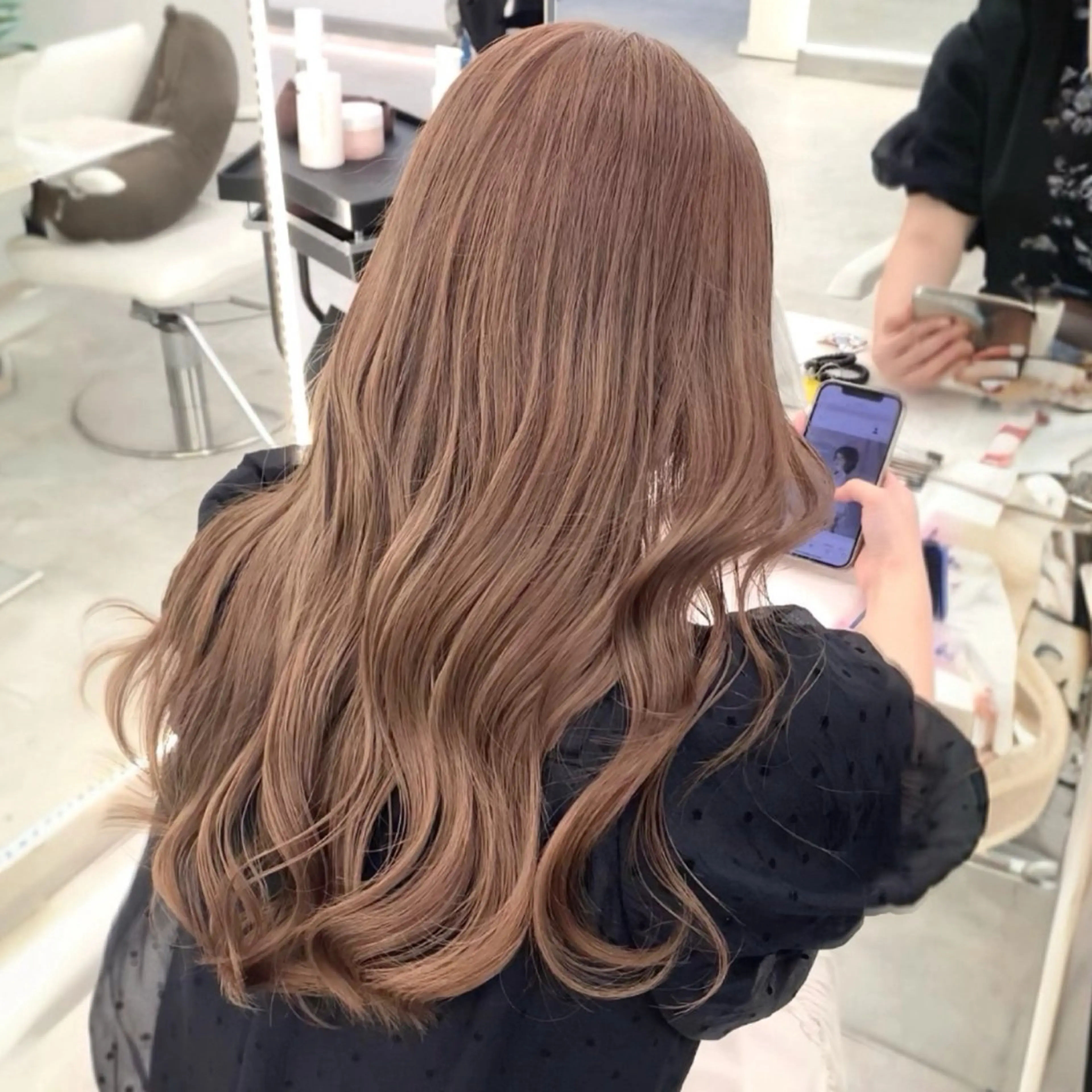 ロング カラー ブリーチ ヘアカラー 🇰🇷韓国ヘア🎀 レイヤー🤍MOEのヘアスタイル