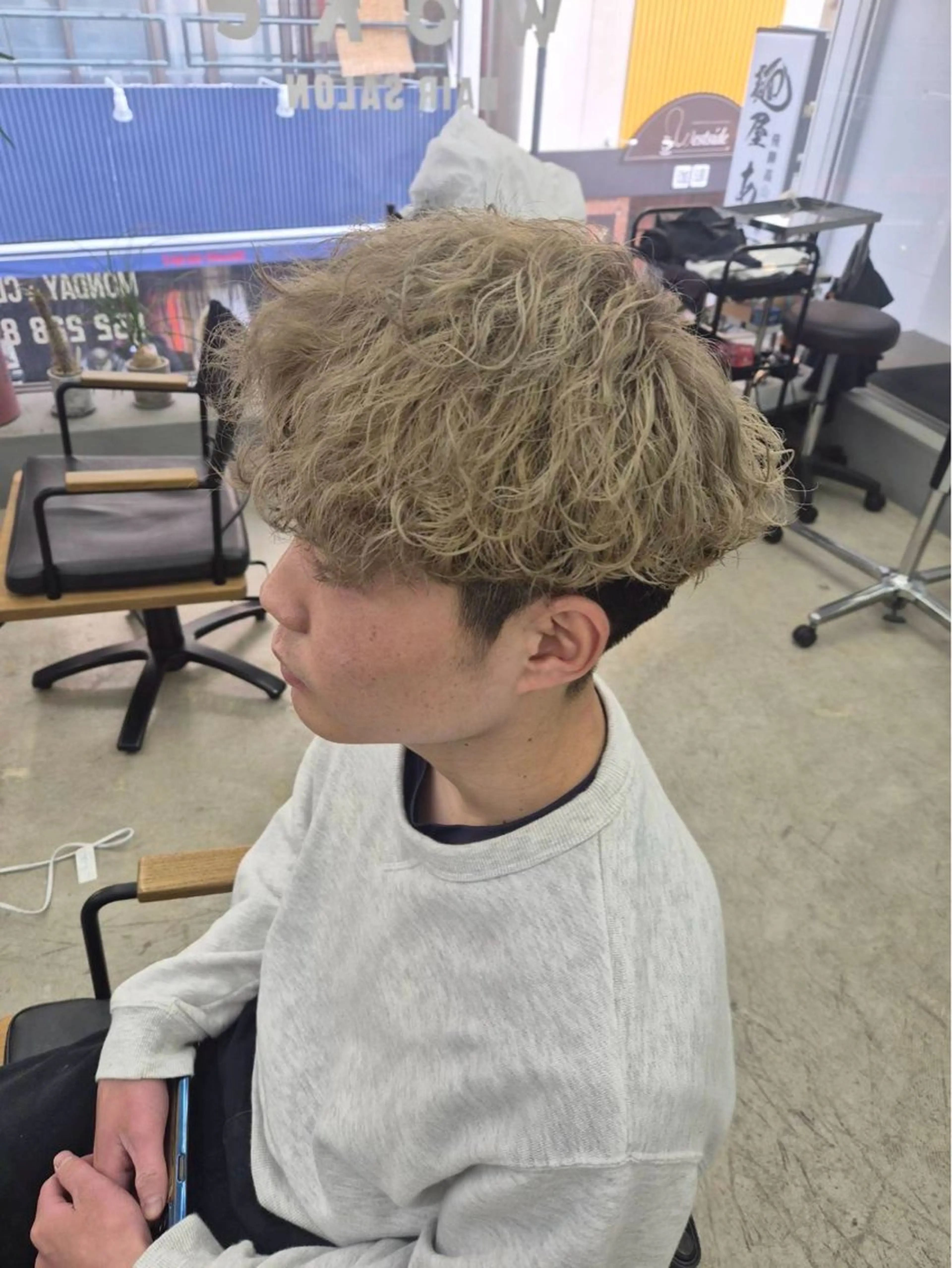 ショート パーマ メンズ カット ヘアカラー メンズ専門サロン wokeのヘアスタイル
