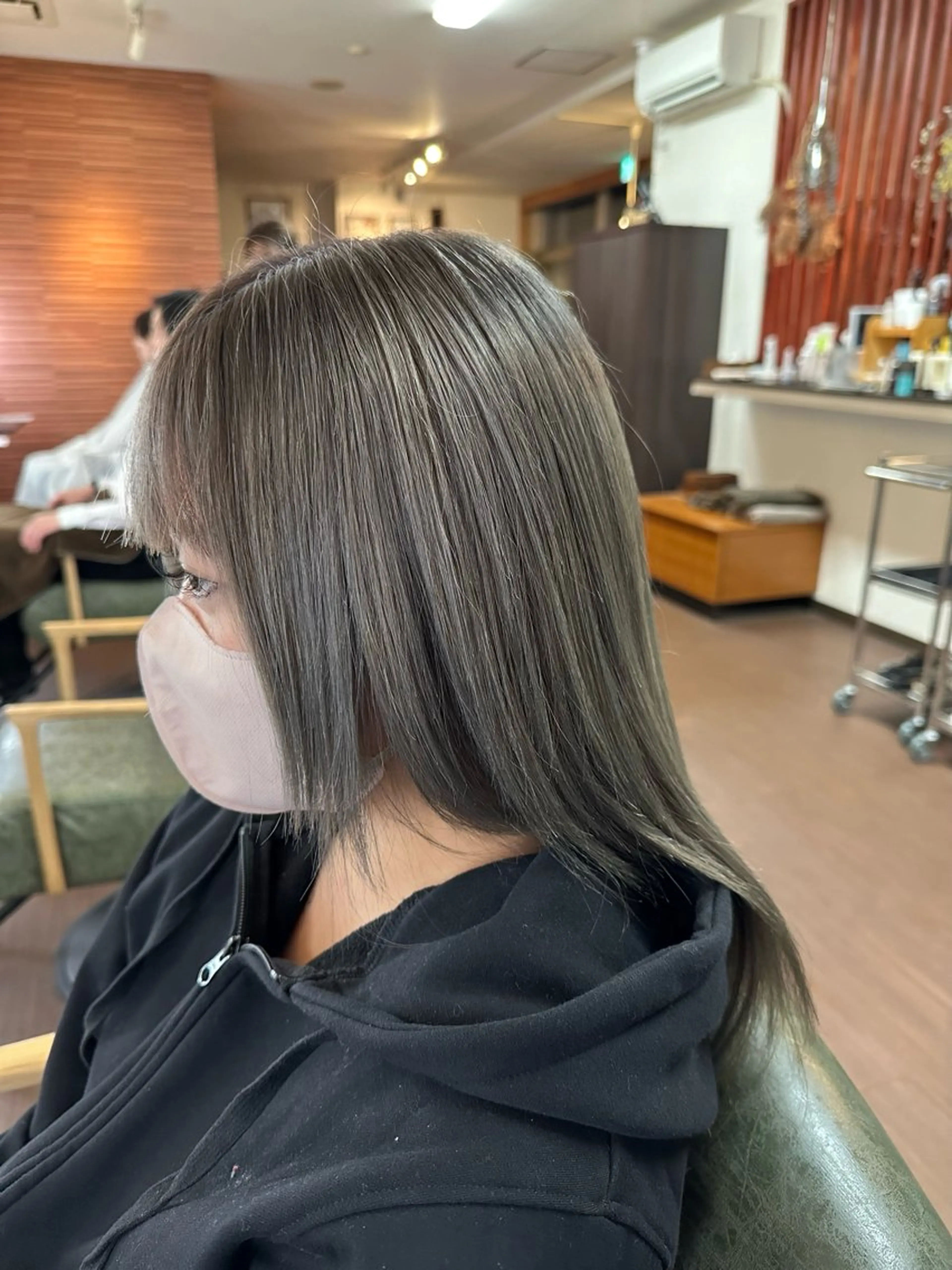 ロング カラー シルバー インナーカラー指名 No.1菊池柊真のヘアスタイル